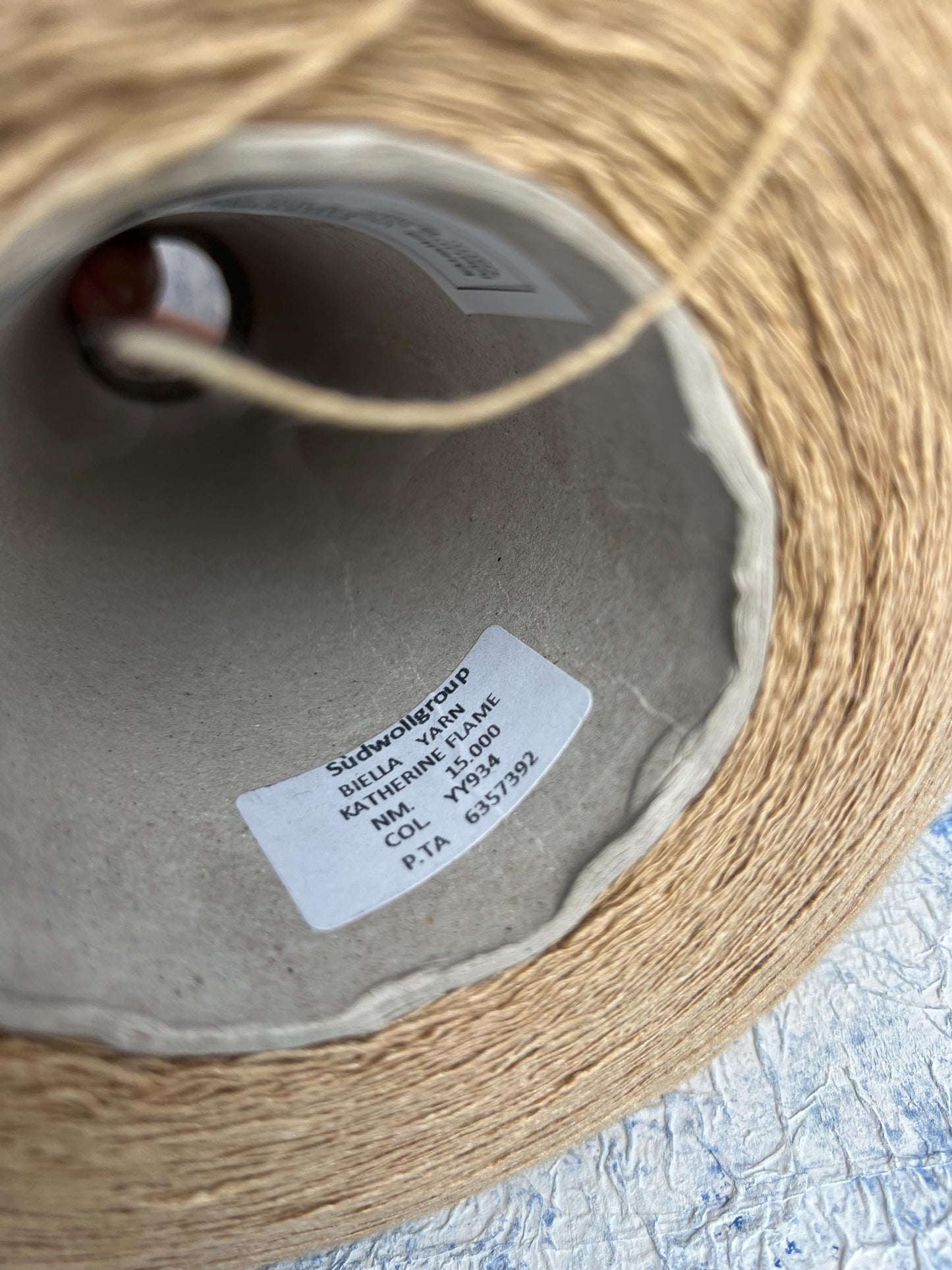 Merino yarn 50% & Silk yarn 50%, Biell Yarn, Beige.Per 100 gr