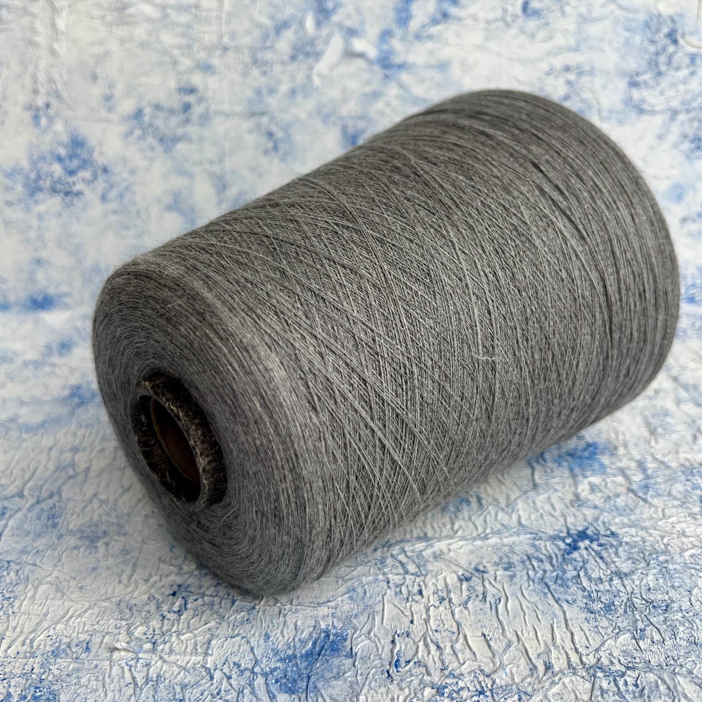 100% Merino yarn, Cariaggi Antilope yarn. Nm 2/80, Color Gray.Per 100 gr