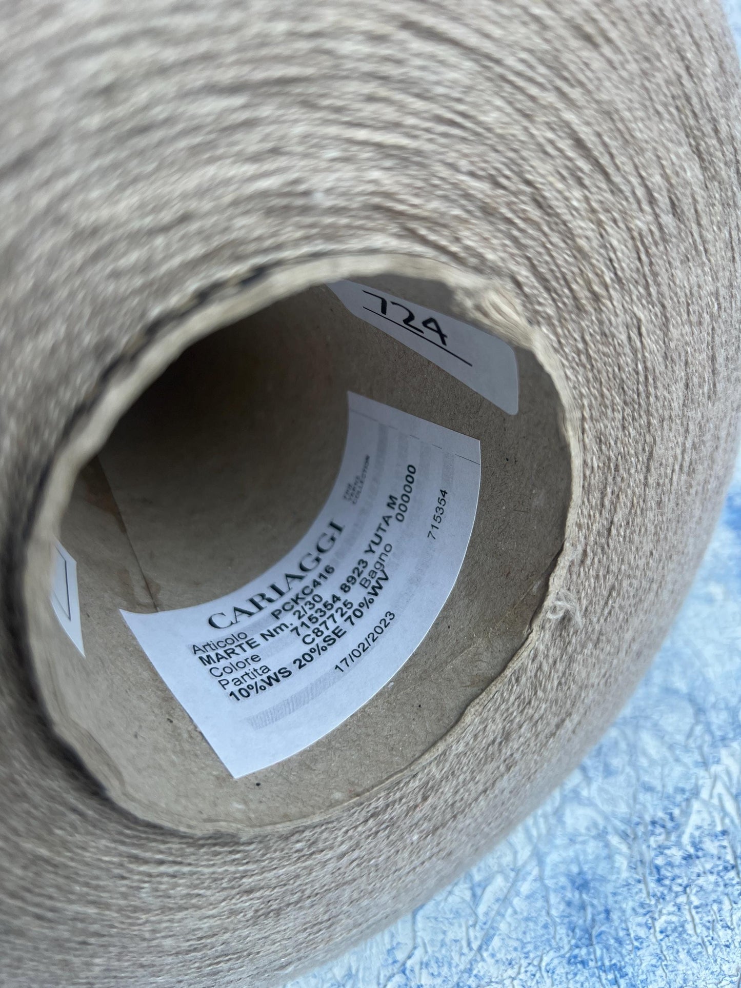 Merino 70% Cashmere 10% Seta 20%,Cariaggi yarn, Beige. Per 100 gr