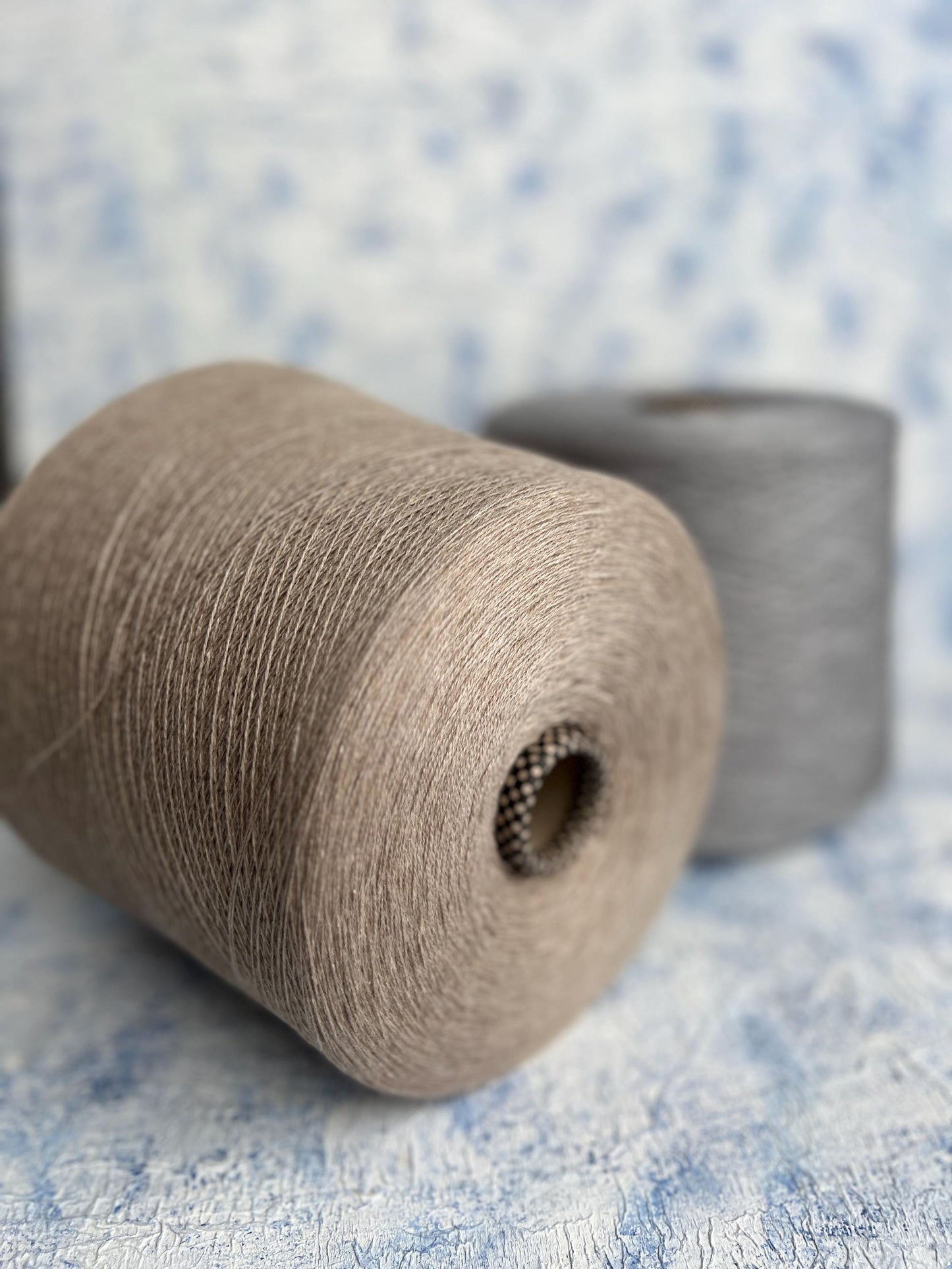 Merino 70% Cashmere 10% Seta 20%,Cariaggi yarn, Beige. Per 100 gr