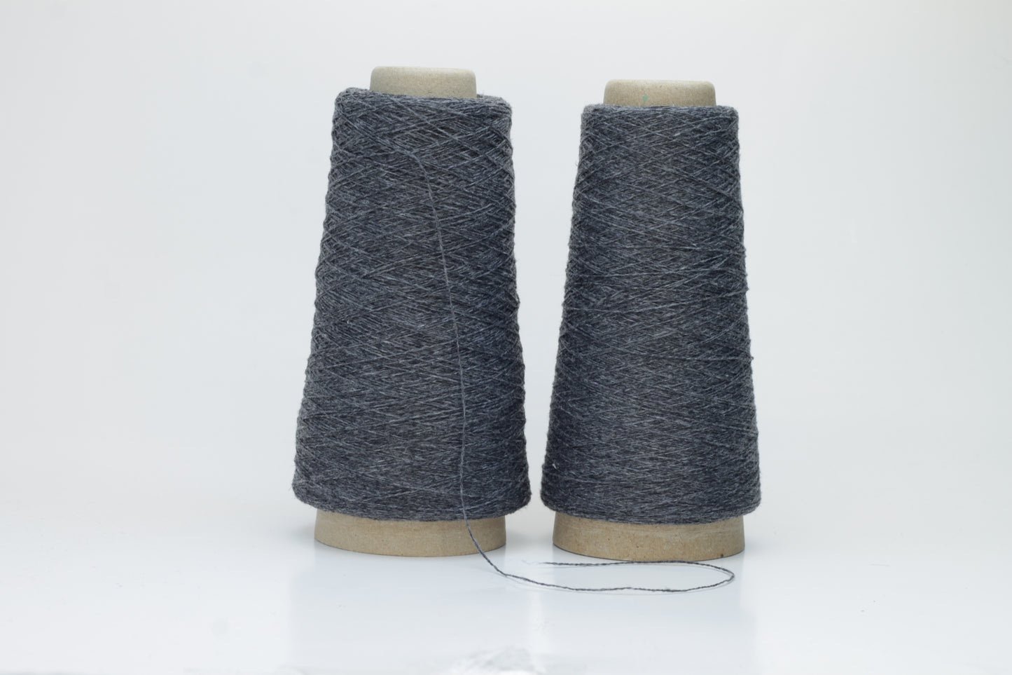 Cashmere Yarn 100%, Cariaggi Cashmere Yarn, Carbon Gray. Lot of 150 gr