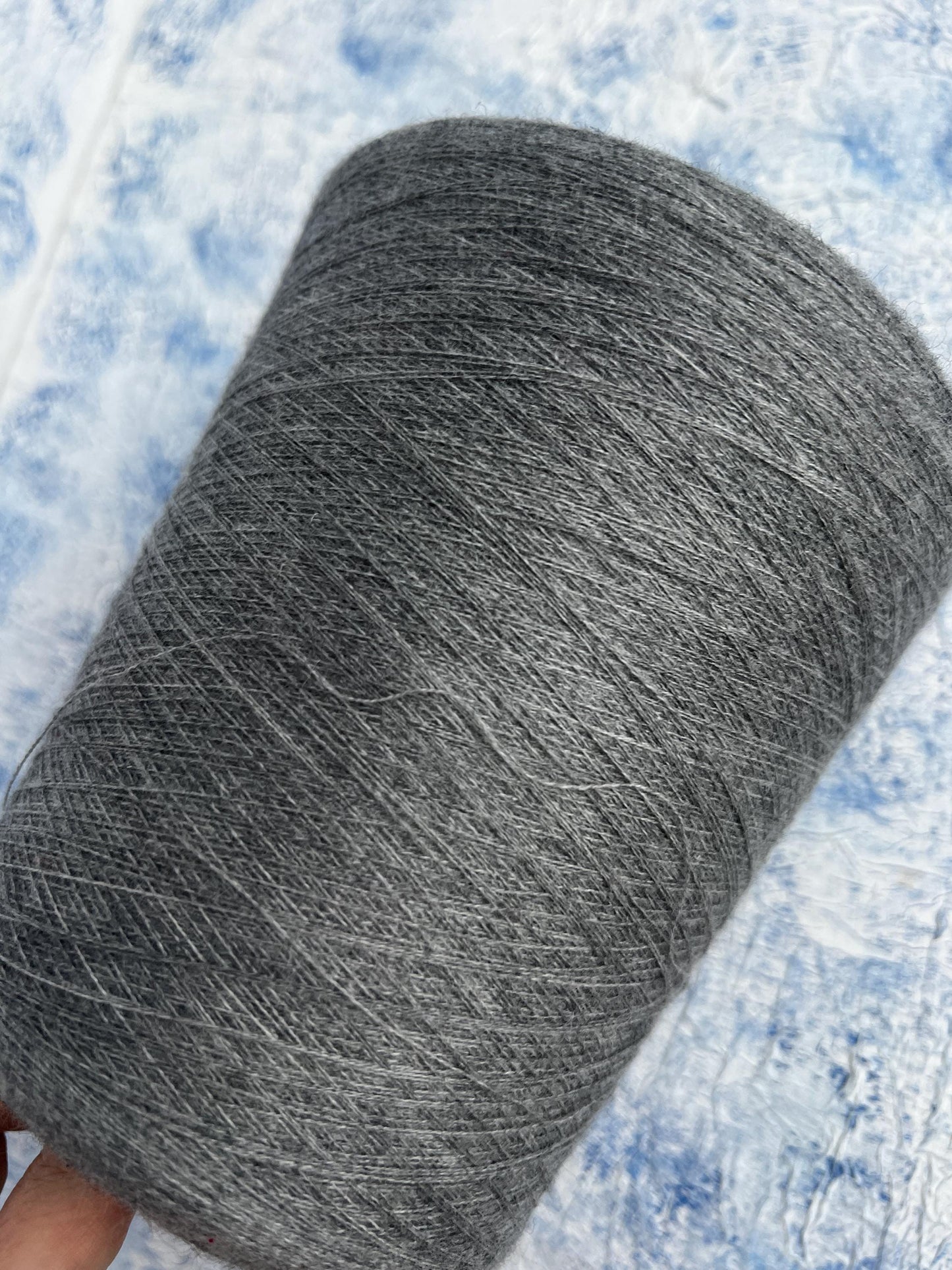 100% Merino wool yarn, Yarn for knitting, Color Gray. Per 100 gr