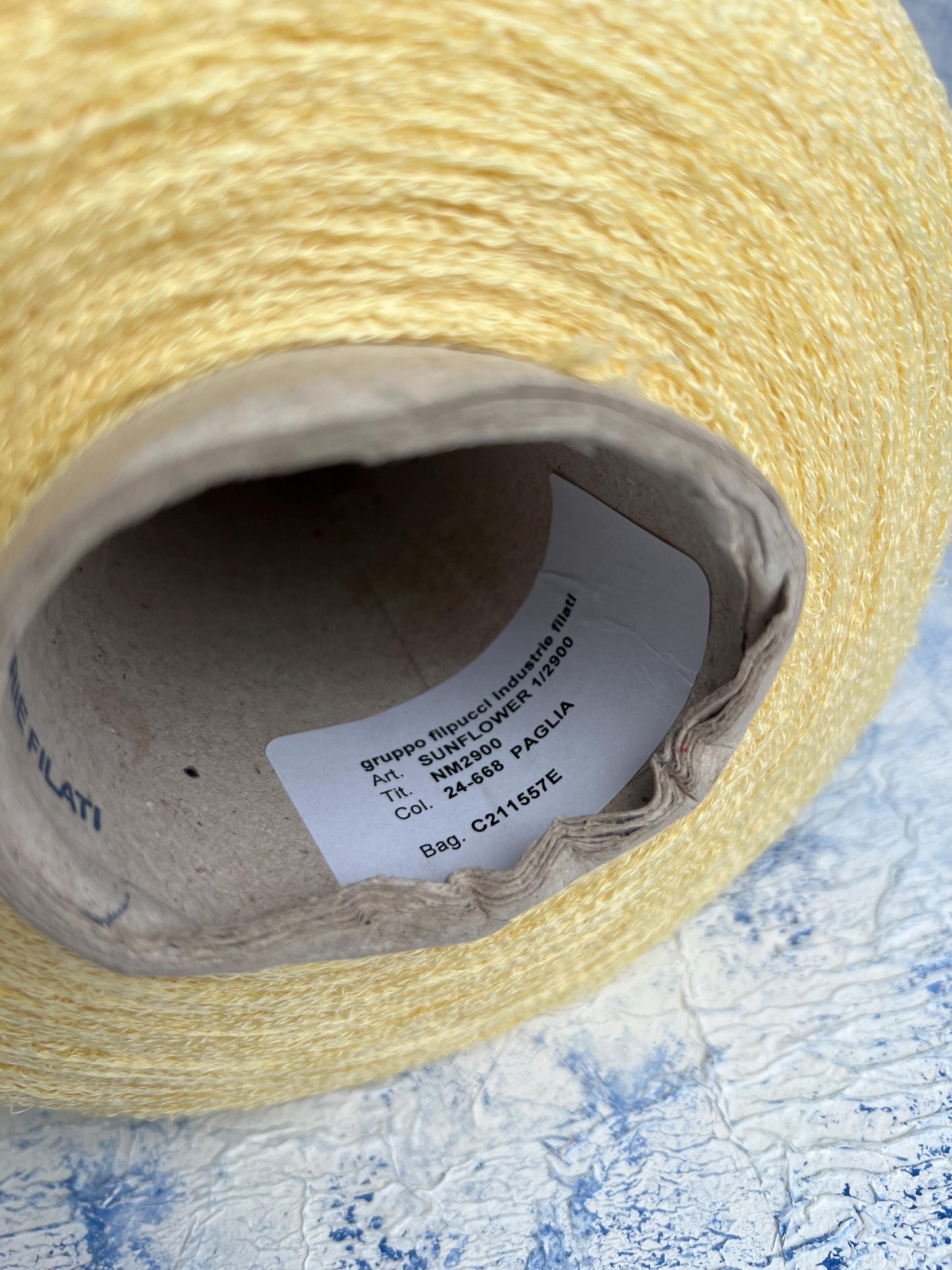 Sunflower, 94% Lino yarn, 6% PA, Filpucci yarn,Lemon.Per 100 gr