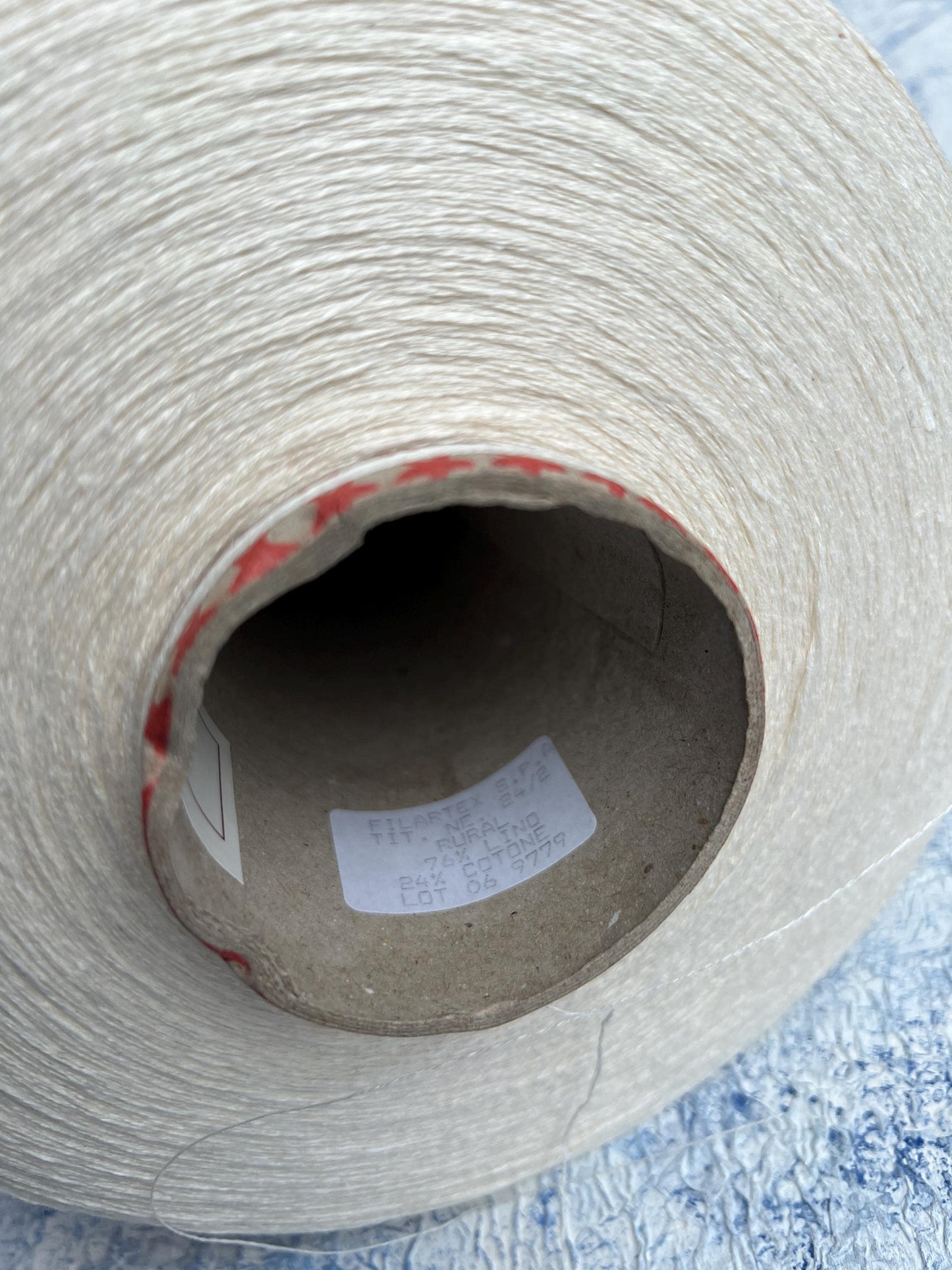 Bagno,Ne 24/2,76% Linen yarn, 14% Cotton yarn,Color White.Per 100 gr