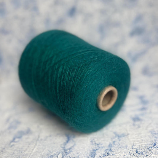 Angora yarn 80%, 20% Poliamide yarn, 2/9 art: Chiara. Color Green.Per 100 gr
