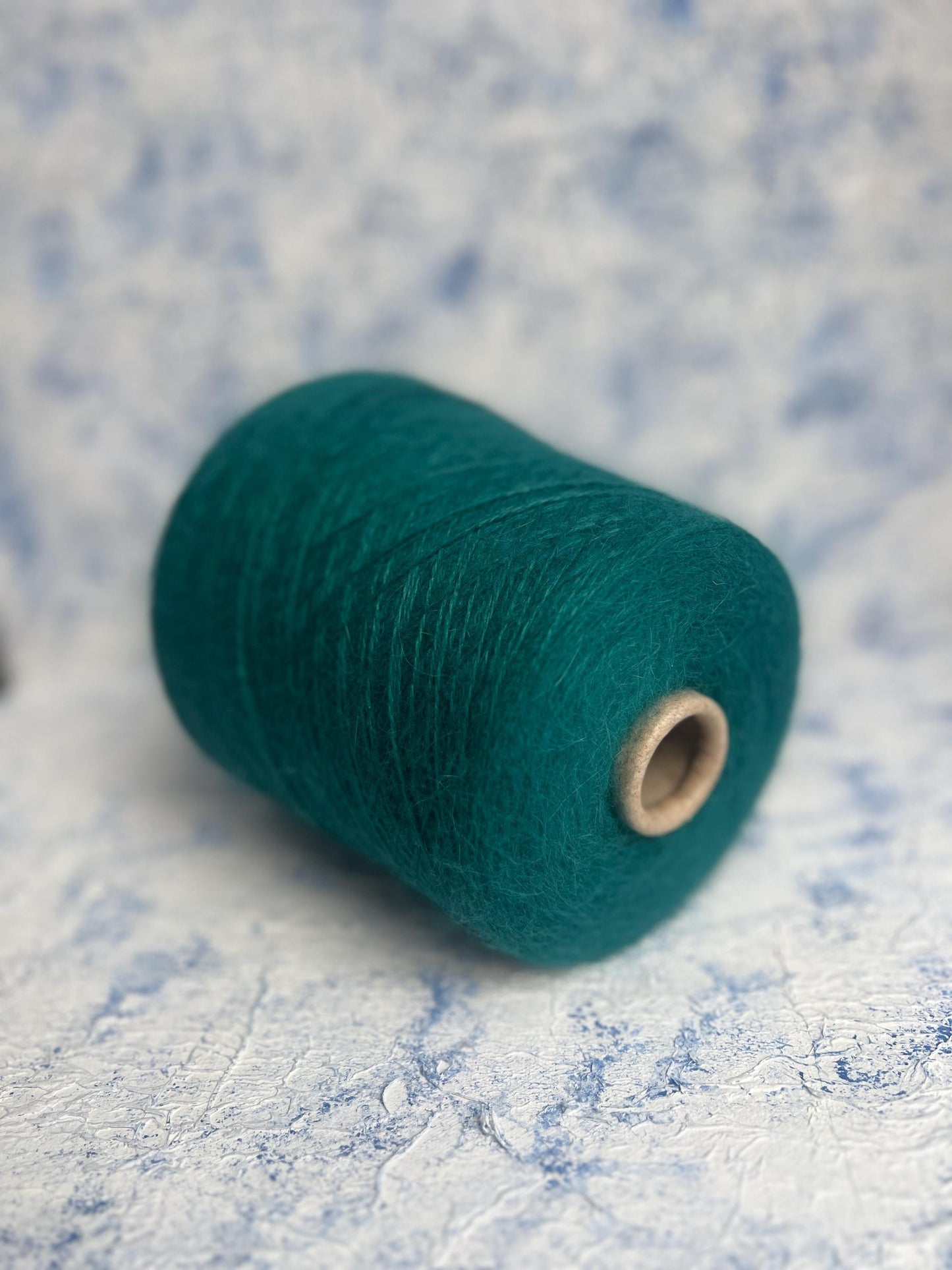 Angora yarn 80%, 20% Poliamide yarn, 2/9 art: Chiara. Color Green.Per 100 gr