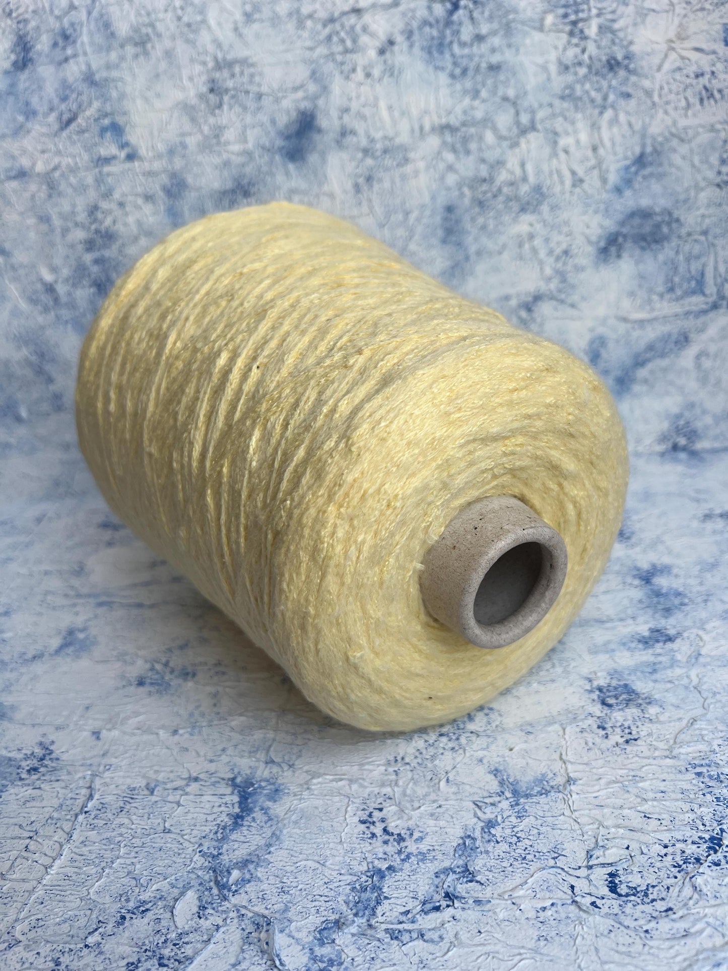 Cotton yarn 48%, PA 30%, Silk yarn 20%, Elast 2%.Moonflower, Lemon. Per 100 gr