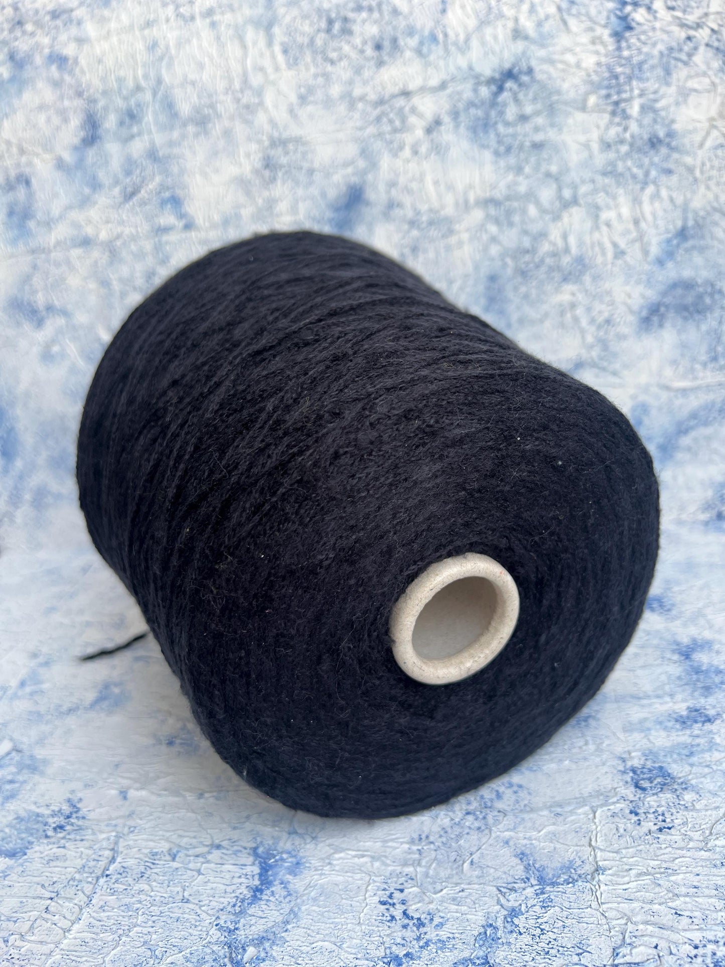 Cotton yarn 48%, PA 30%, Silk yarn 20%, Elast 2%.Moonflower, Black.Per 100 gr