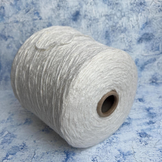 Cotton yarn 48%, PA 30%, Silk yarn 20%, Elast 2%.Moonflower, White.Per 100 gr