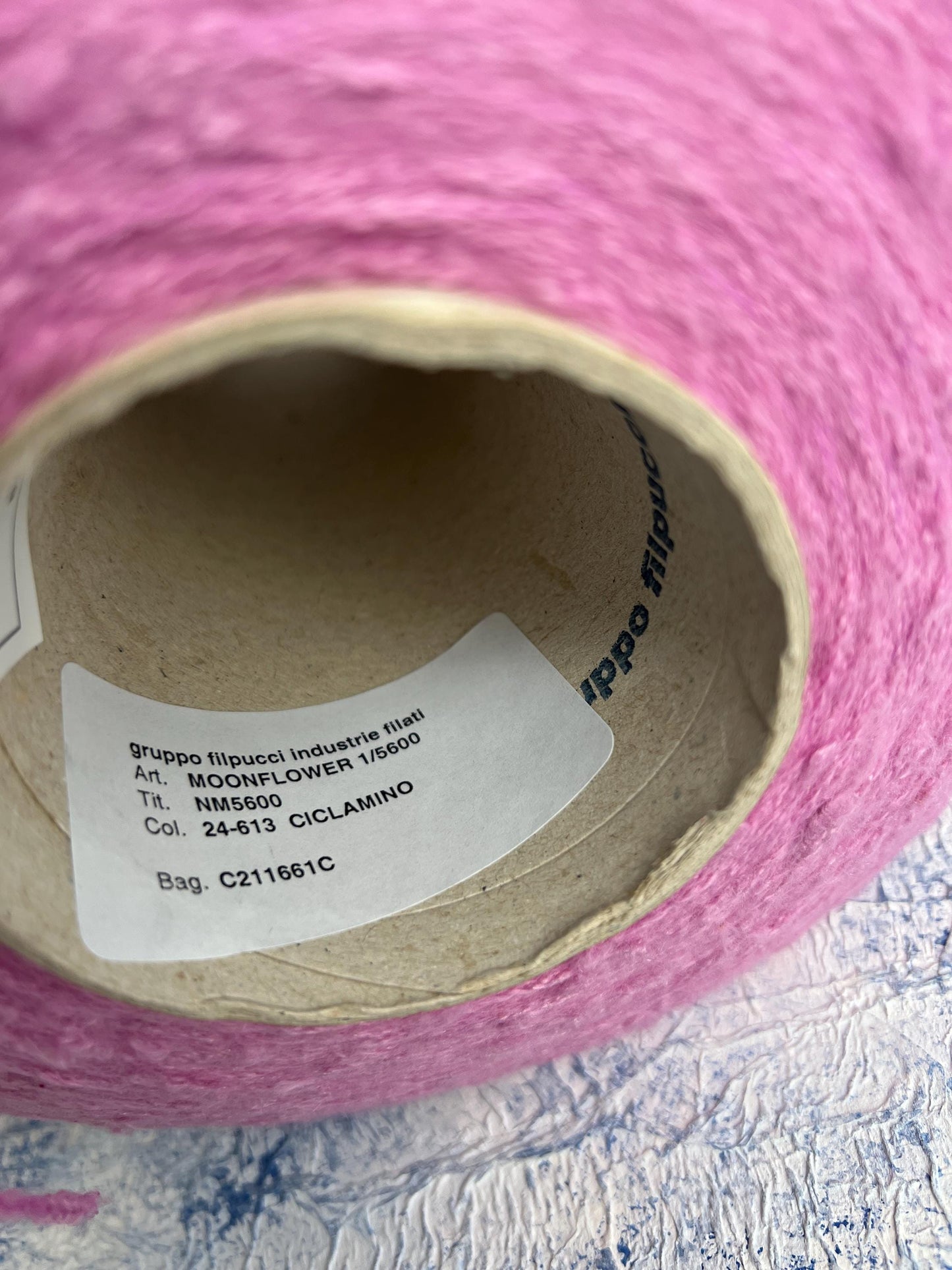Cotton yarn 48%, PA 30%, Silk yarn 20%, Elast 2%.Moonflower, Pink.Per 100 gr