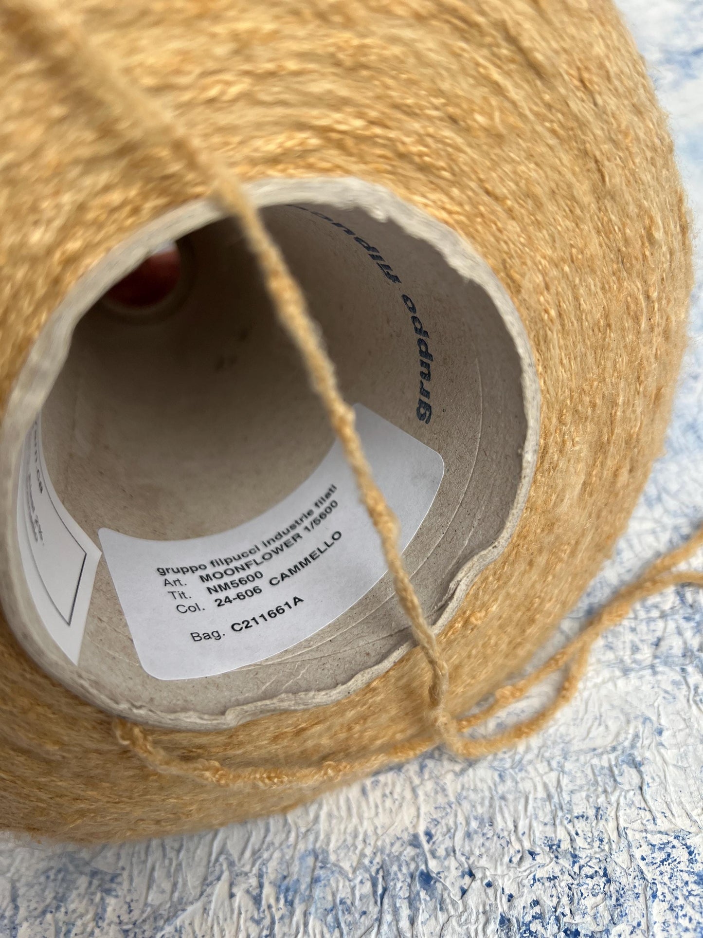Cotton yarn 48%, PA 30%, Silk 20%, Elast 2%.Moonflower, Cammello.Per 100 gr