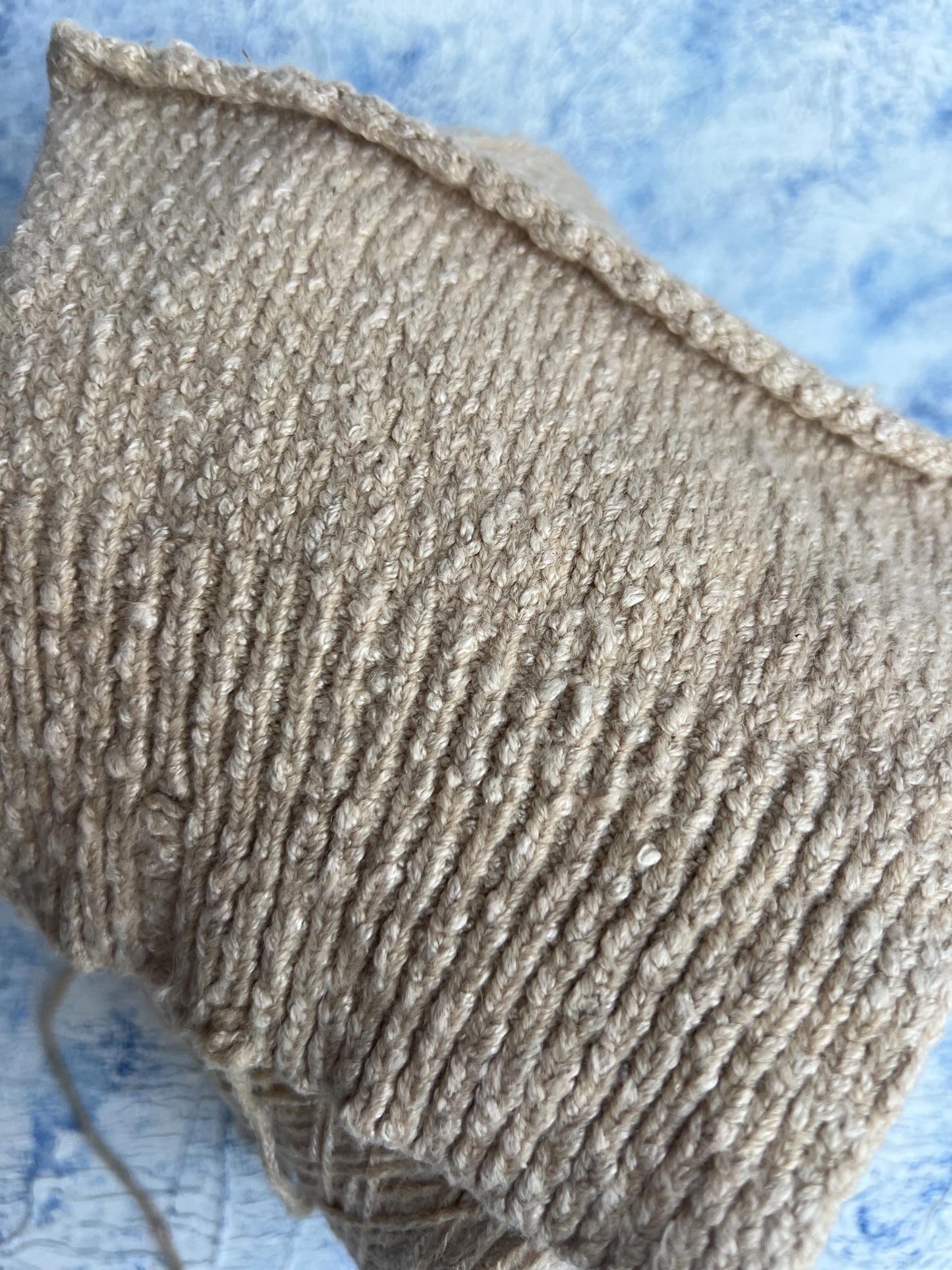 Cotton yarn 48%, PA 30%, Silk 20%, Elast 2%.Moonflower, Cammello.Per 100 gr