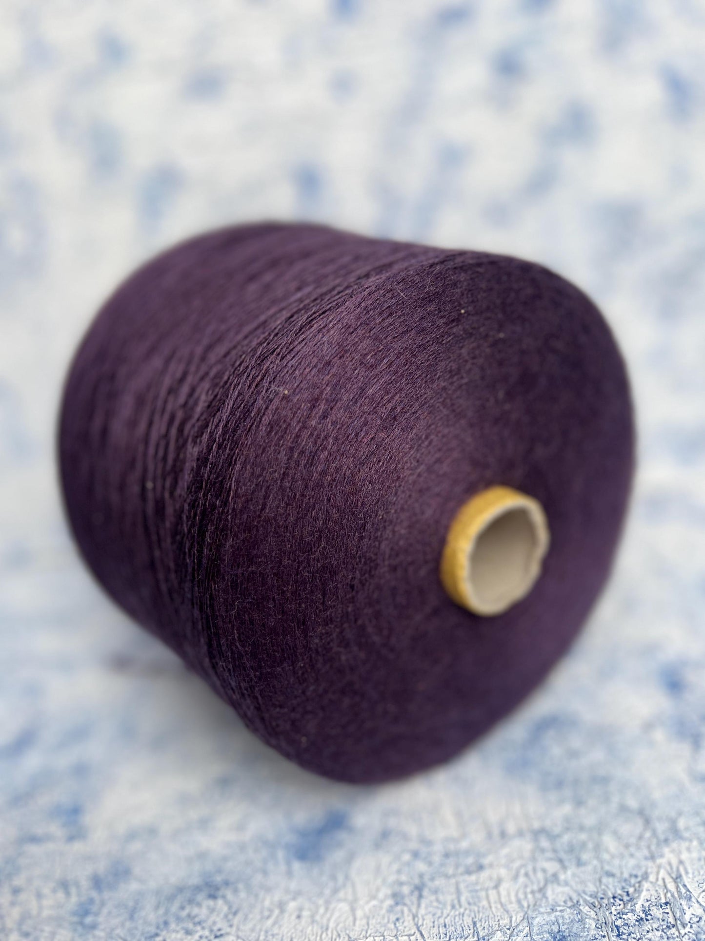 100% Merino wool yarn, IGEA Aquila. Yarn for knitting,Color Purple. Per 100 gr