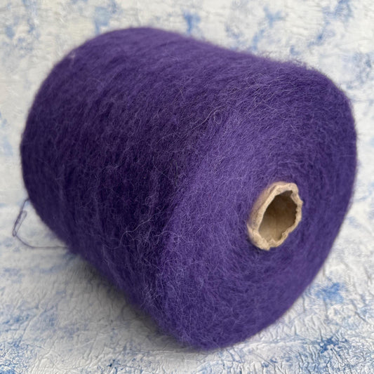 74% Baby Alpaca yarn, 26% Poliamide yarn,Color Glicine. Per 100 gr