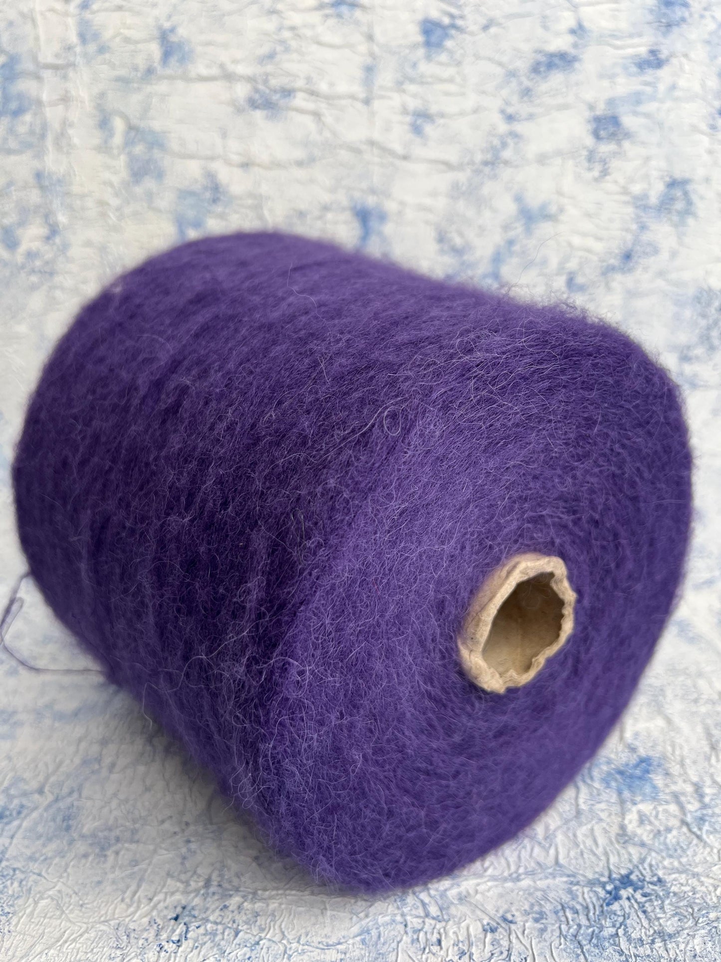 74% Baby Alpaca yarn, 26% Poliamide yarn,Color Glicine. Per 100 gr