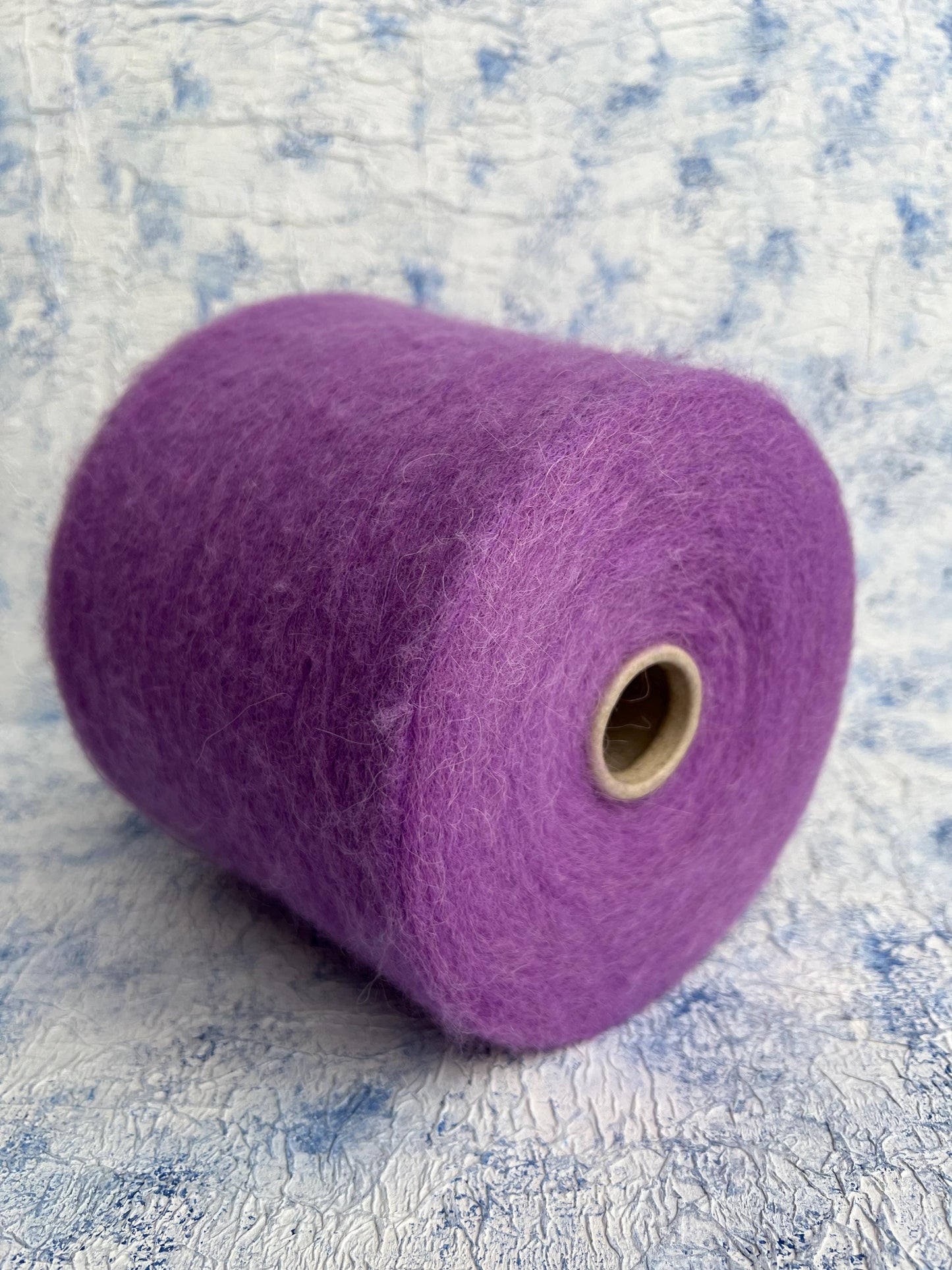 74% Baby Alpaca yarn, 26% Poliamide yarn, Color Violetto. Per 100 gr