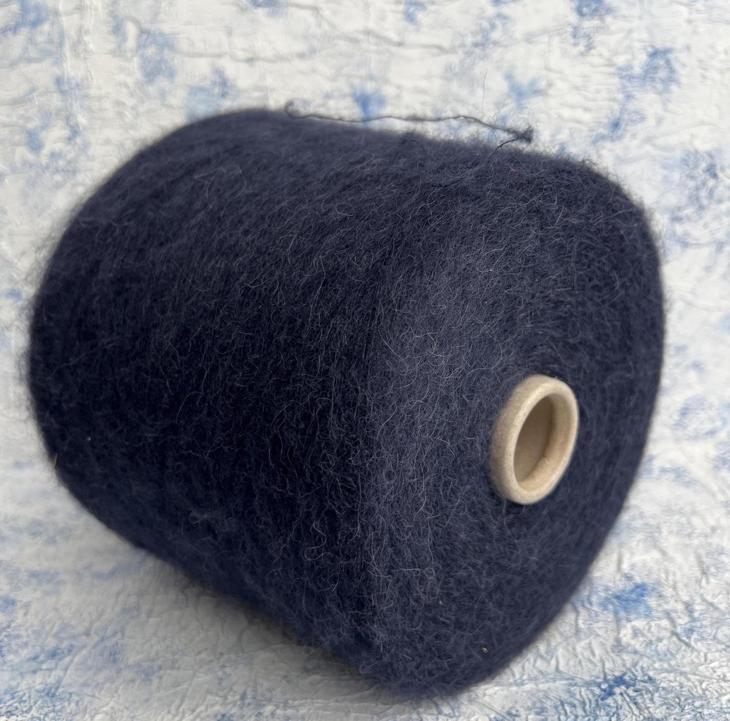 74% Baby Alpaca, 26% PA, Lanifico Dell,Nm 1/15, Color Navy. Per 100 gr