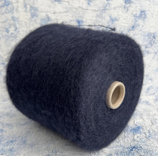 74% Baby Alpaca, 26% PA, Lanifico Dell,Nm 1/15, Color Navy. Per 100 gr