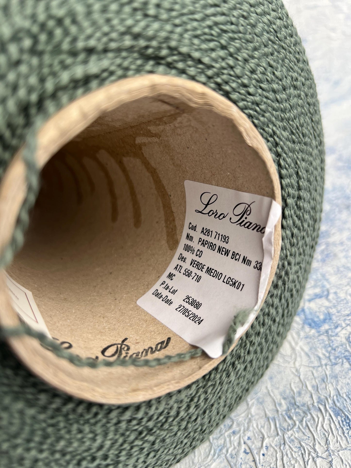 Cotton yarn 100%, Loro Piana Yarn. Papiro New.Verde Medio. Per 100 gr