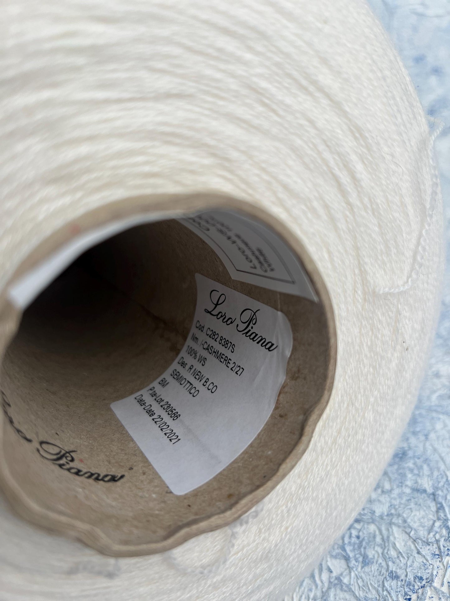 Cashmere Yarn 100%,Loro Piana Yarn on Cone, White. Per 100 gr