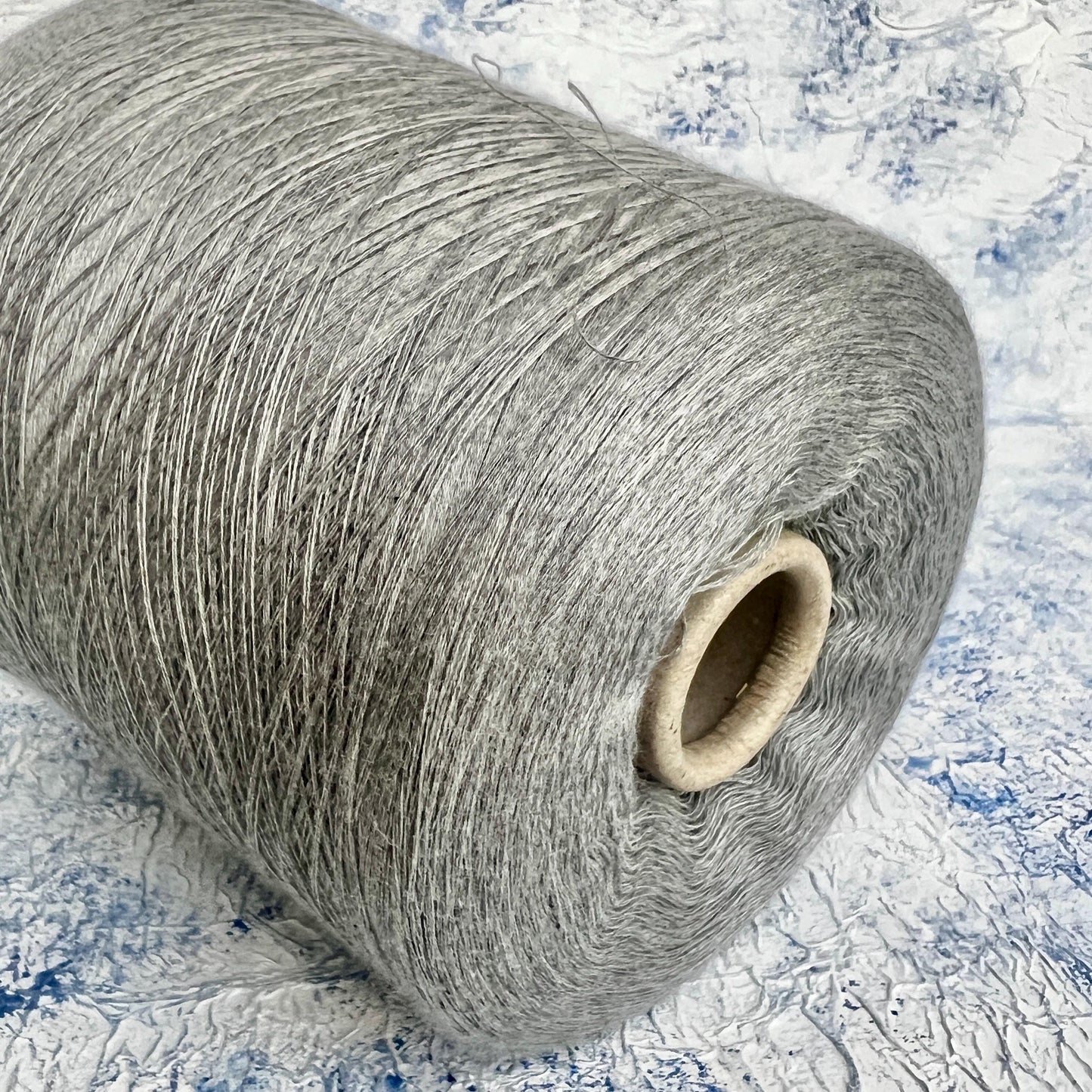 Cashmere yarn 80%, Silk Yarn 20%,3/80, Color Gray.Per 100 gr