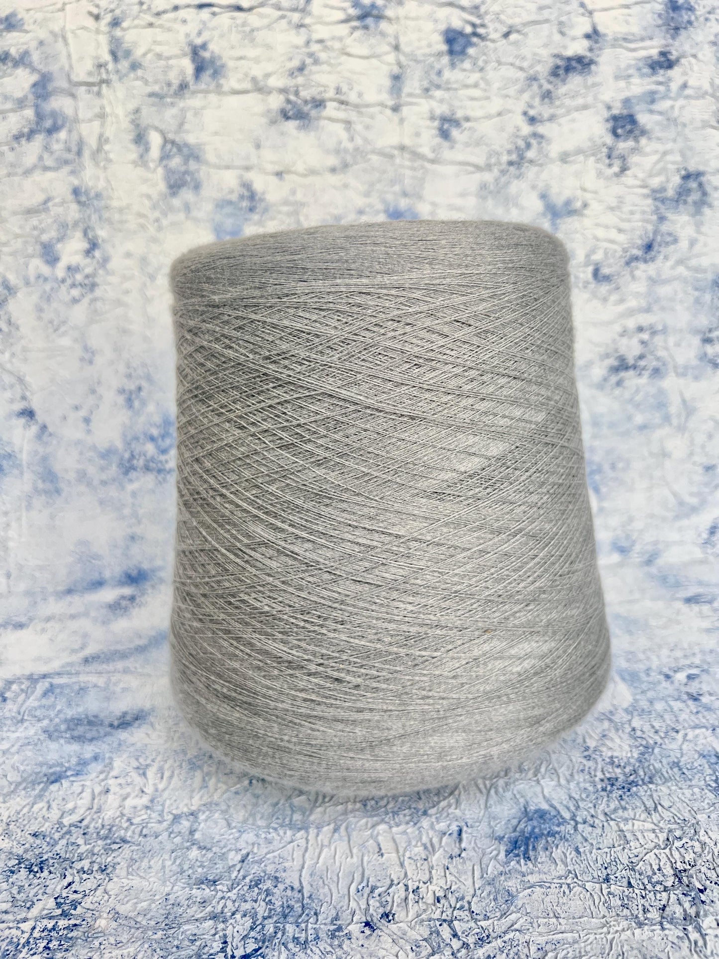Cashmere yarn 80%, Silk Yarn 20%,3/80, Color Gray.Per 100 gr