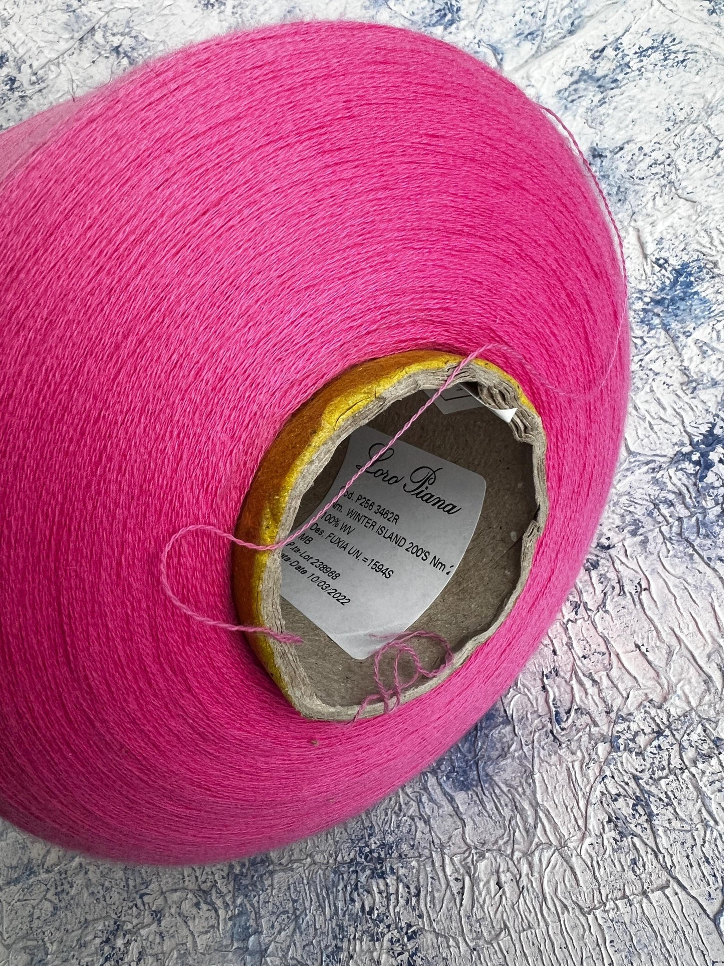 Merino yarn 100%,Loro Piana Malfile yarn on Cone,Fuxia.Per 100 gr
