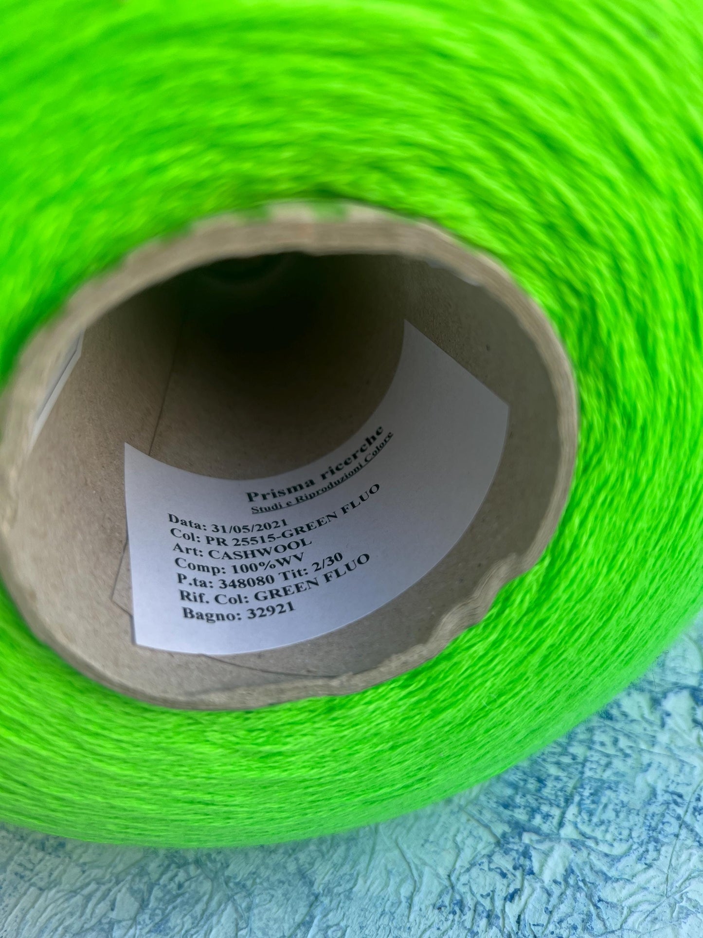 Merino 100 %,Cashwool yarn. Nm 2/30, Prisma Ricerche-Green Fluo.Per 100 gr