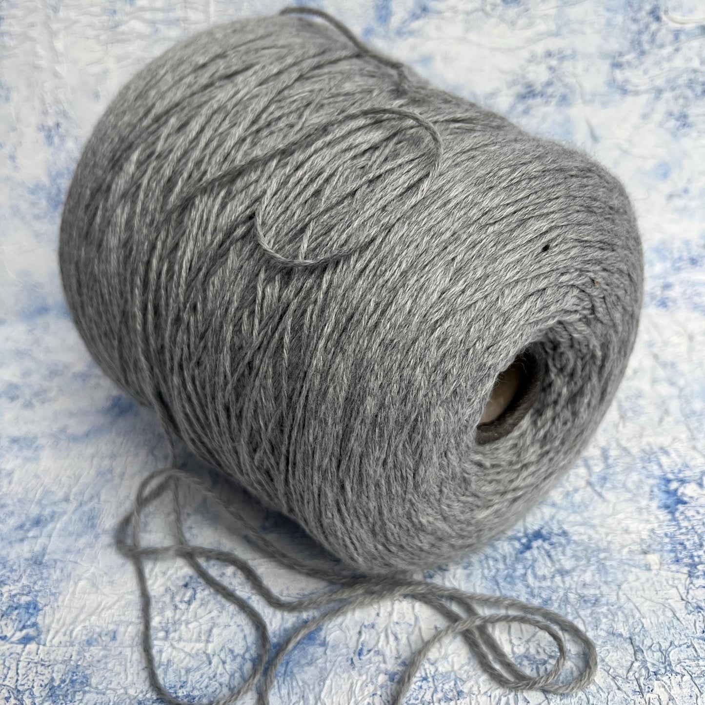 100% New Jersey Fine Merino wool on Cone, Color Gray. Per 100 gr