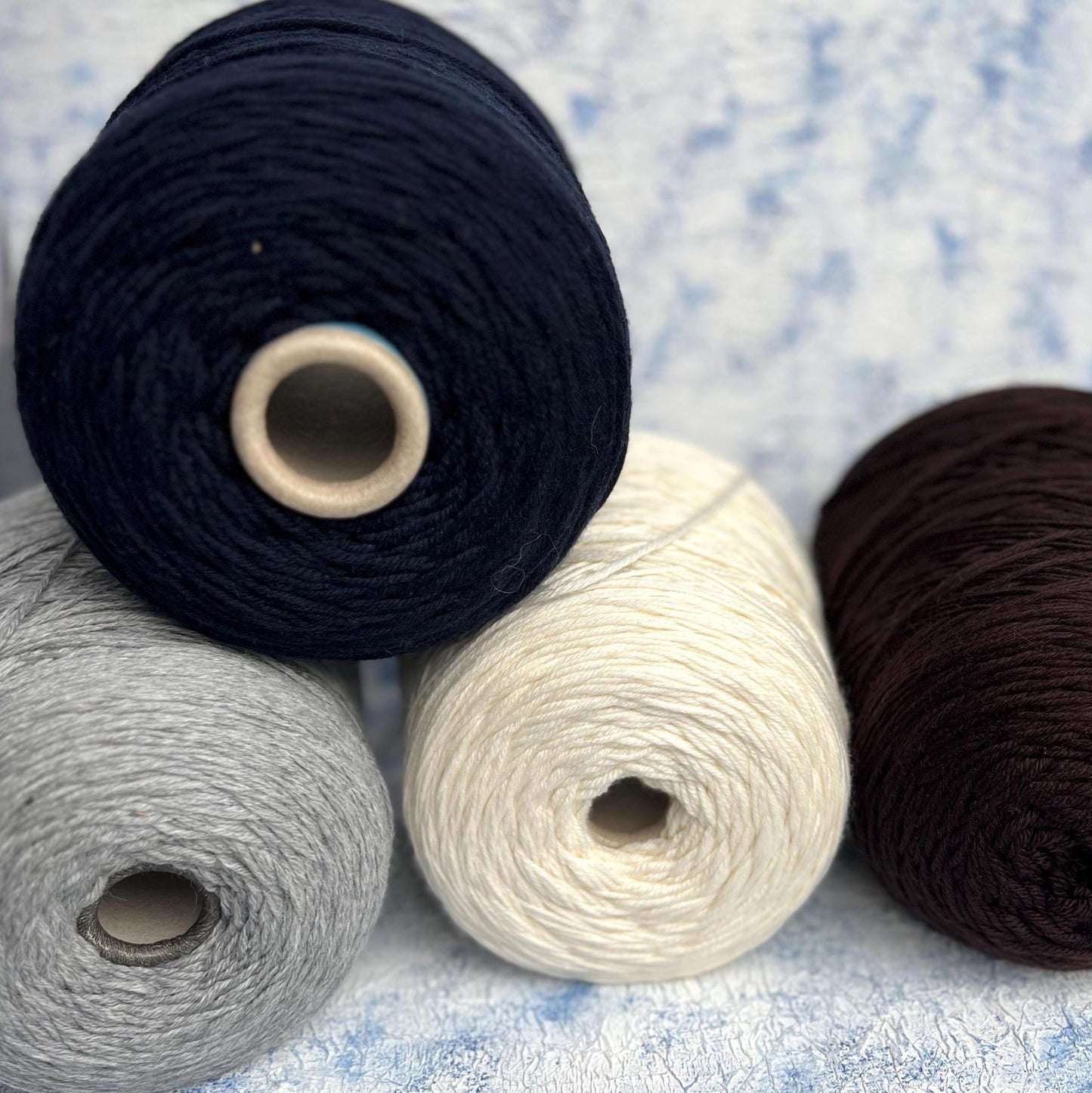 100% New Jersey Fine Merino wool on Cone, Color Gray. Per 100 gr