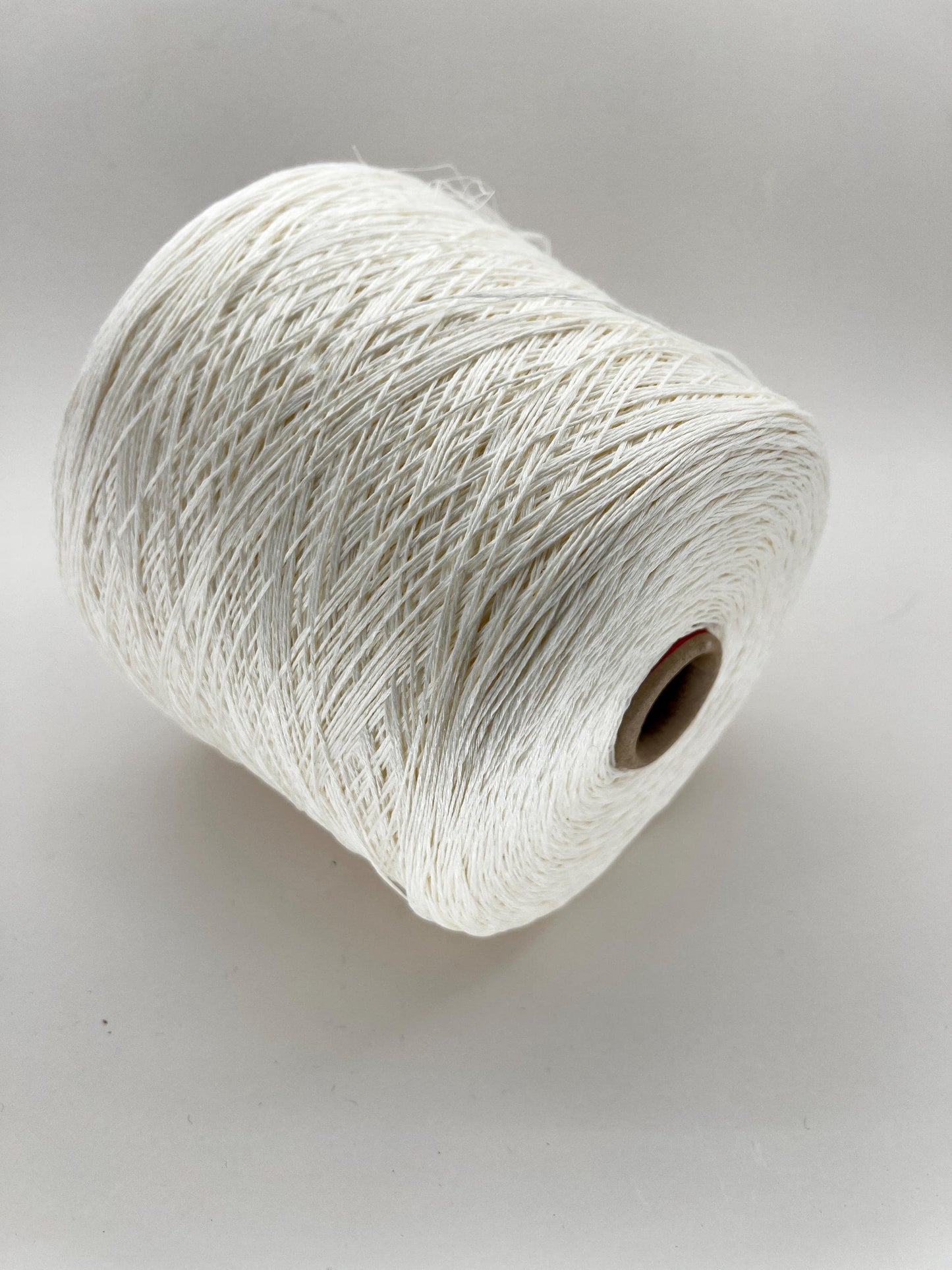 Lino yarn on Cone 100%, Nm 8/39, Storai, Color White. Per 100 gr