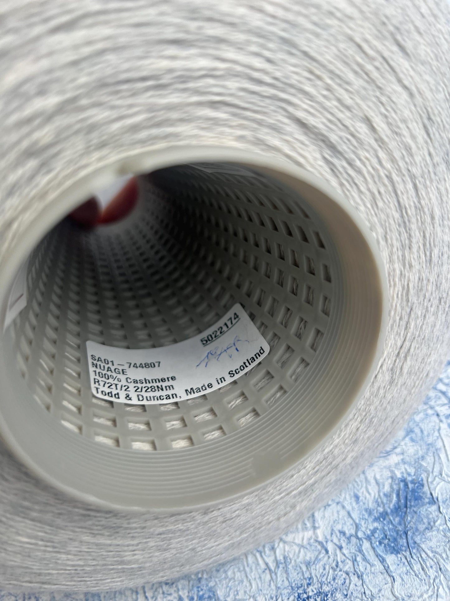 Cashmere yarn 100%, Yarn on Cone, Todd&Duncan - Nuage. Per 100 gr