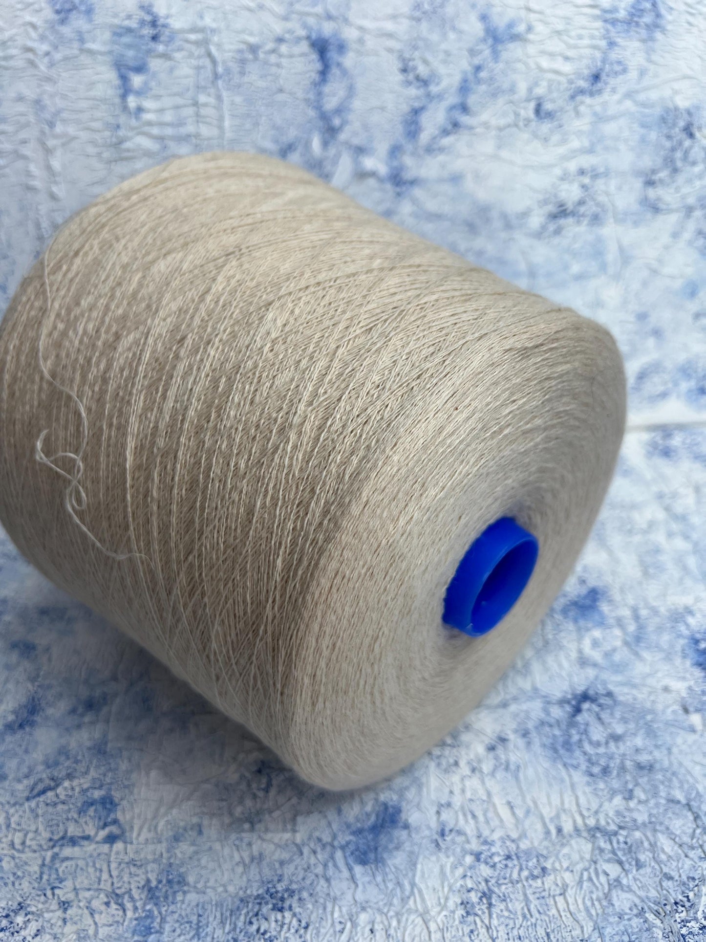 Cashmere 78% & Cotton 22% yarn,Todd&Duncan yarn, Color Canvas. Per 100 gr