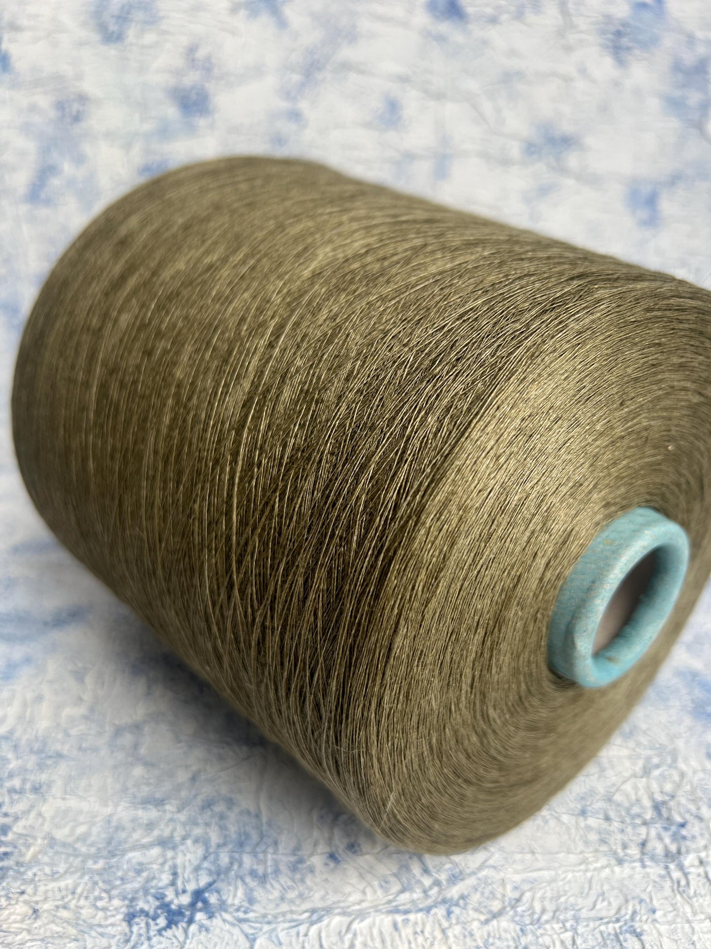 Linene yarn 100%, Nm 1/26, Tollegno SPA, Color Green. Per 100 gr
