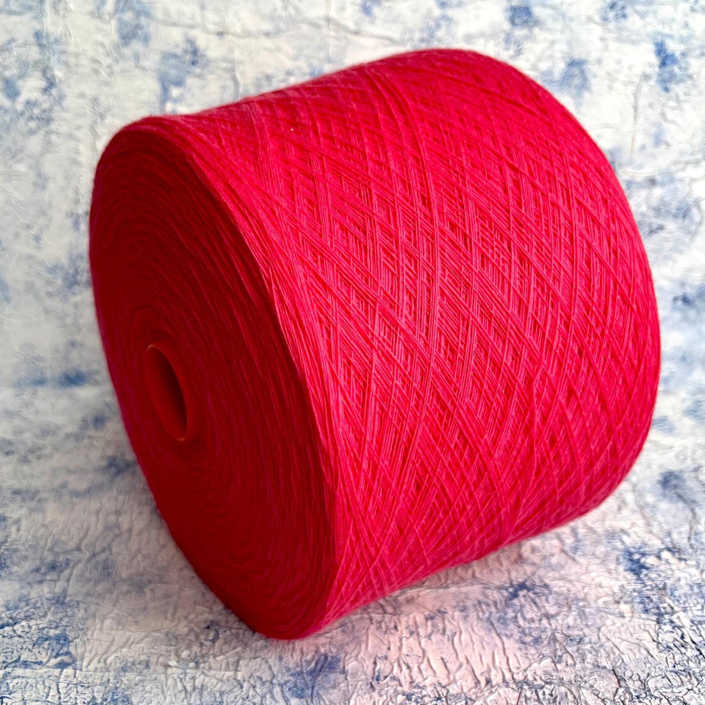 Merino yarn 100%, Supergeelong wool yarn, Color Geranium. Per 100 gr