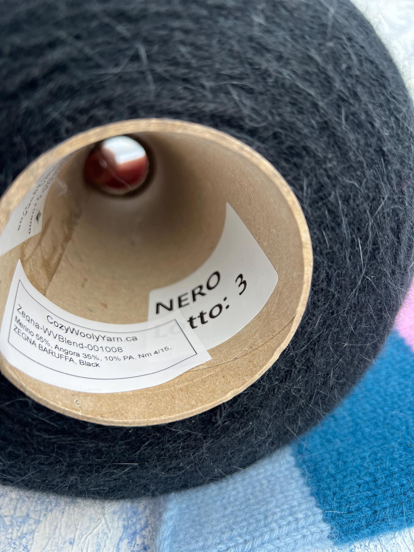 Merino yarn 55%, Angora yarn 35%, 10% PA. ZEGNA BARUFFA, Black. Per 100 gr
