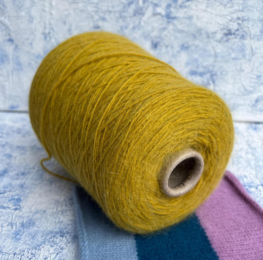 Merino yarn 55%, Angora yarn 35%, 10% PA. ZEGNA BARUFFA, Yellow. Per 100 gr