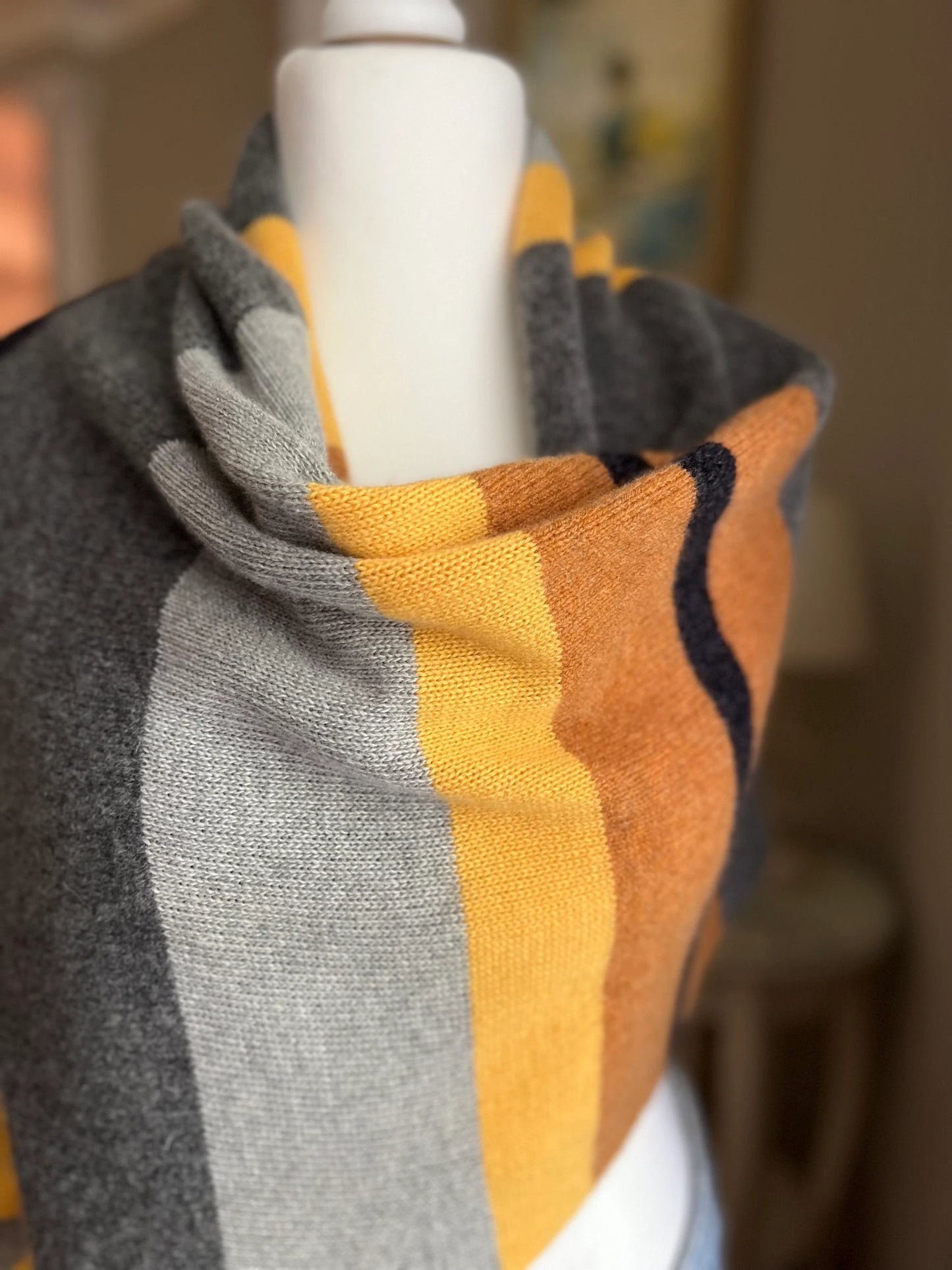 Indulge in Luxury: Cashmere Wool Scarf, Soft Travel Blanket, Pashmina Shawl, and Knitted Elegance