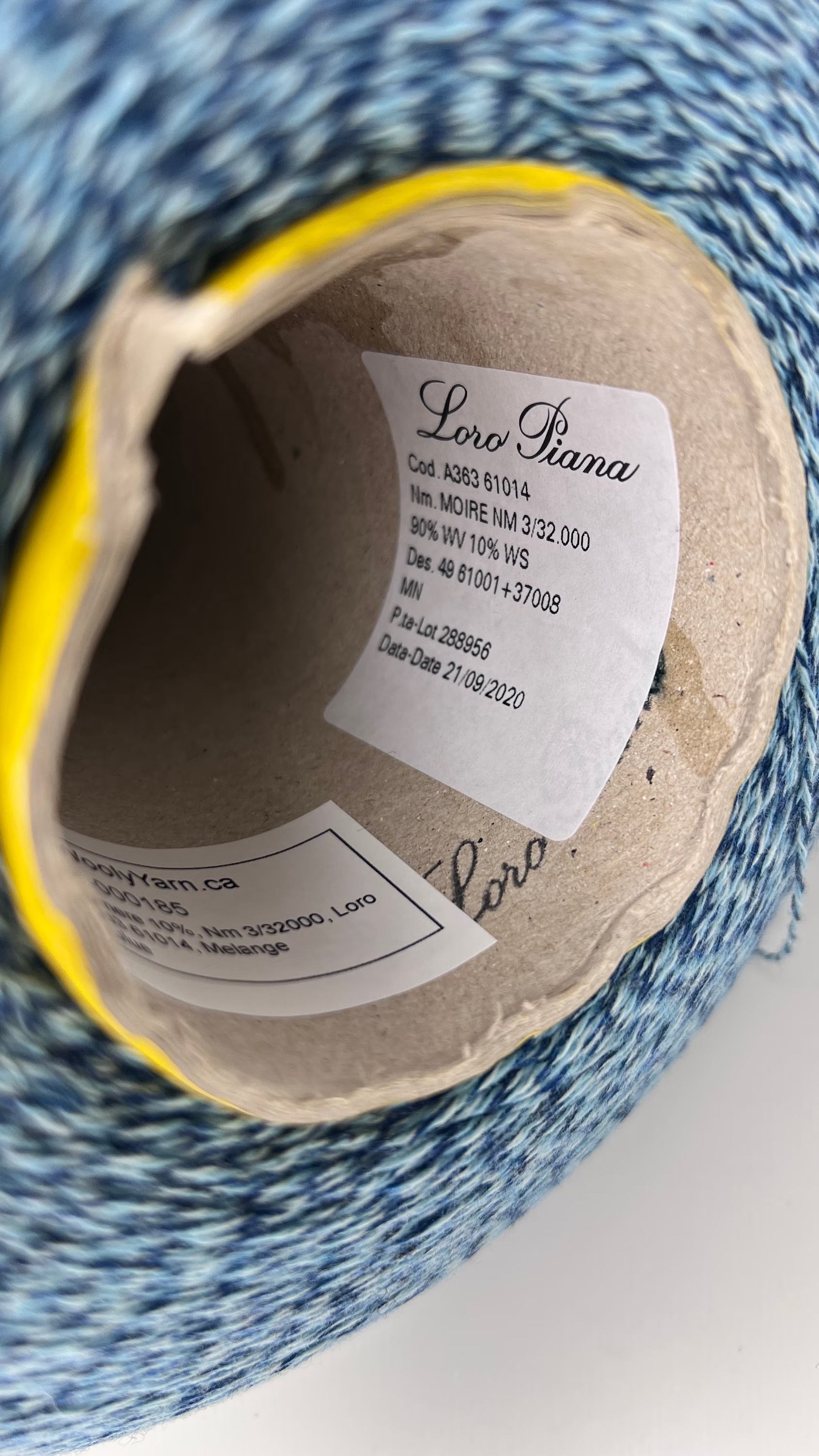 Loro Piana yarn, art. MOIRE. Experience Pure Joy with Soft Wool Cashmere Yarn - Ideal for Weaving, Knitting and Crocheting Creations! Fibre: 90% Merino Wool Yarn, 10% Cashmere yarn. Yarn Color: white&light blue Melange. Merino wool yarn from Italy. Introducing our luxurious soft wool cashmere blend in our Yarn Store
