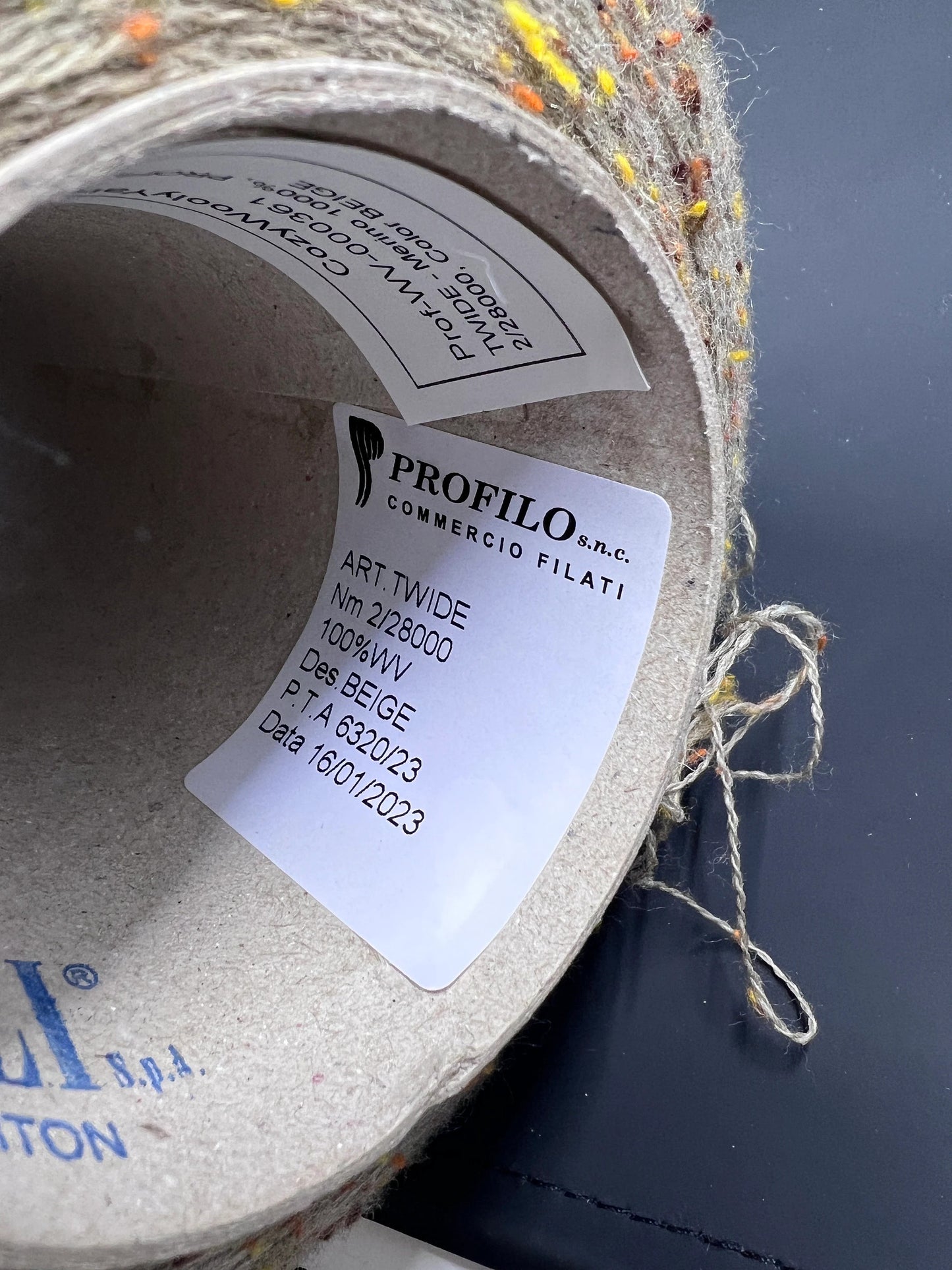Reference: Brille PROFILLON SNC 100% Merino wool yarn. Yarn Colour: BEIGE. This is a very soft pure merino wool yarn. This is merino wool yarn produced in Italy by one of the best cashmere spinning mill in the world. This is merino wool yarn avalaible at our yarn store in Canada.