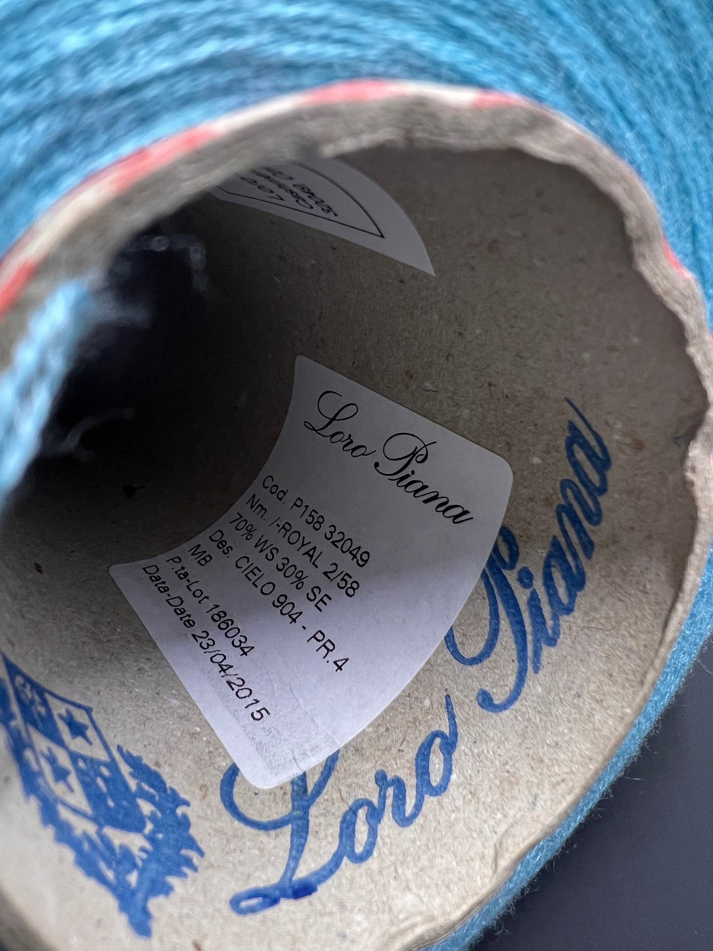 Cashmere 70%, SE 30%, 2/58, Loro Piana-P158 32049, Color Cielo (Blue Sky), per 100 gr. Italian Fine Yarn, yarn on cone, Hand Knitting, Machine Knitting