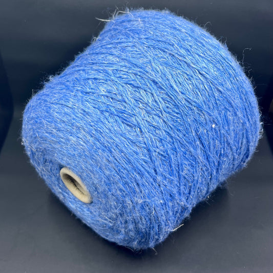 Merino Yarn 40%, Silk Yarn 30%, Lino Yarn 30%, Color Blue. Per 100 gr