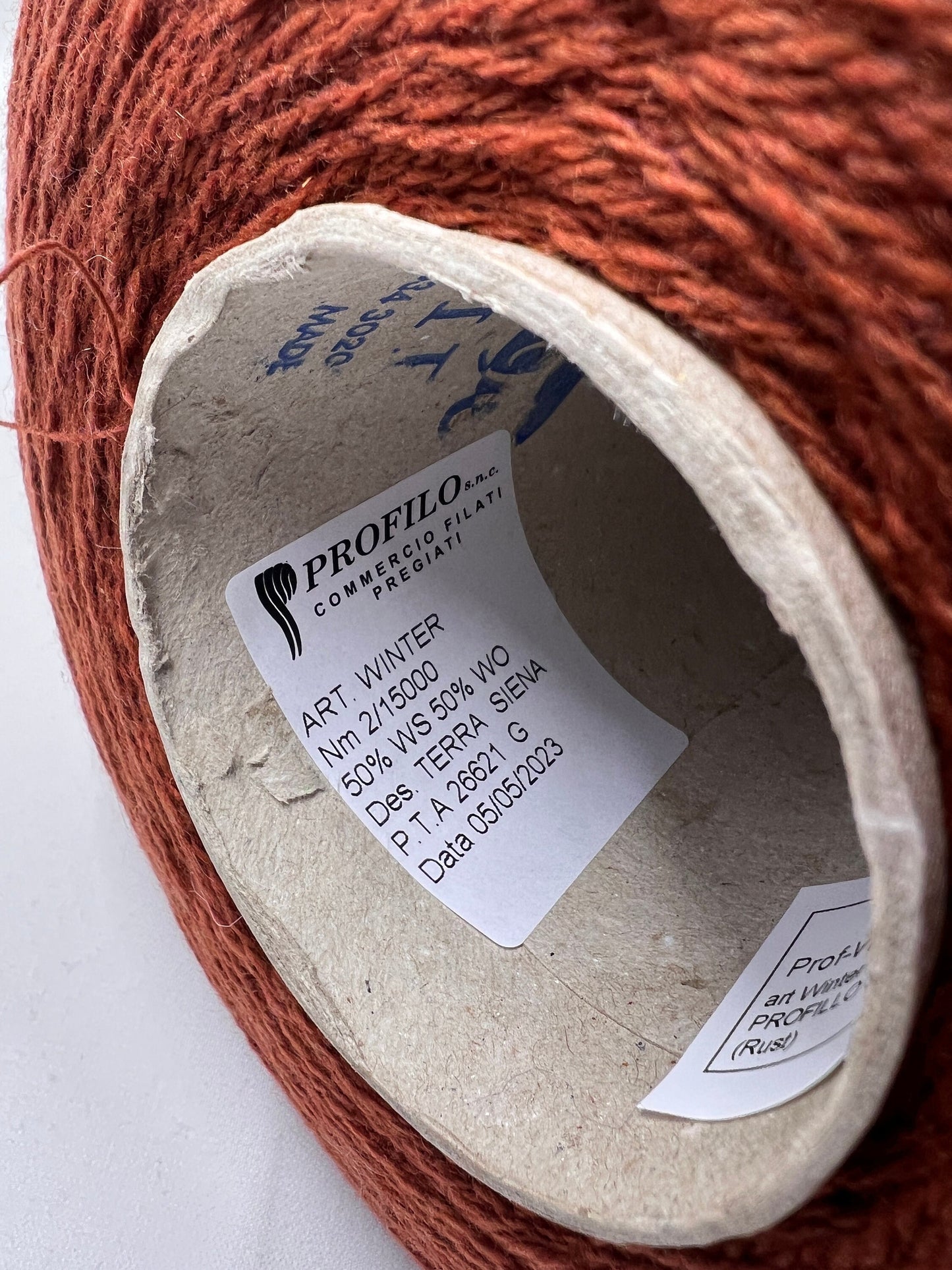 Wool Yarn & Cashmere Yarn by PROFILLO. Cashmere Yarn & wool Yarn for Hand & Machine Knitting. Fiber: 50% Wool Yarn & Cashmere Yarn 50% Yarn Colour: Rust, Mandarino, Avio, Blue Reference: PROFILLO, Nm 2/15 This is a very soft pure Cashmere blend yarn by PROFILLO.