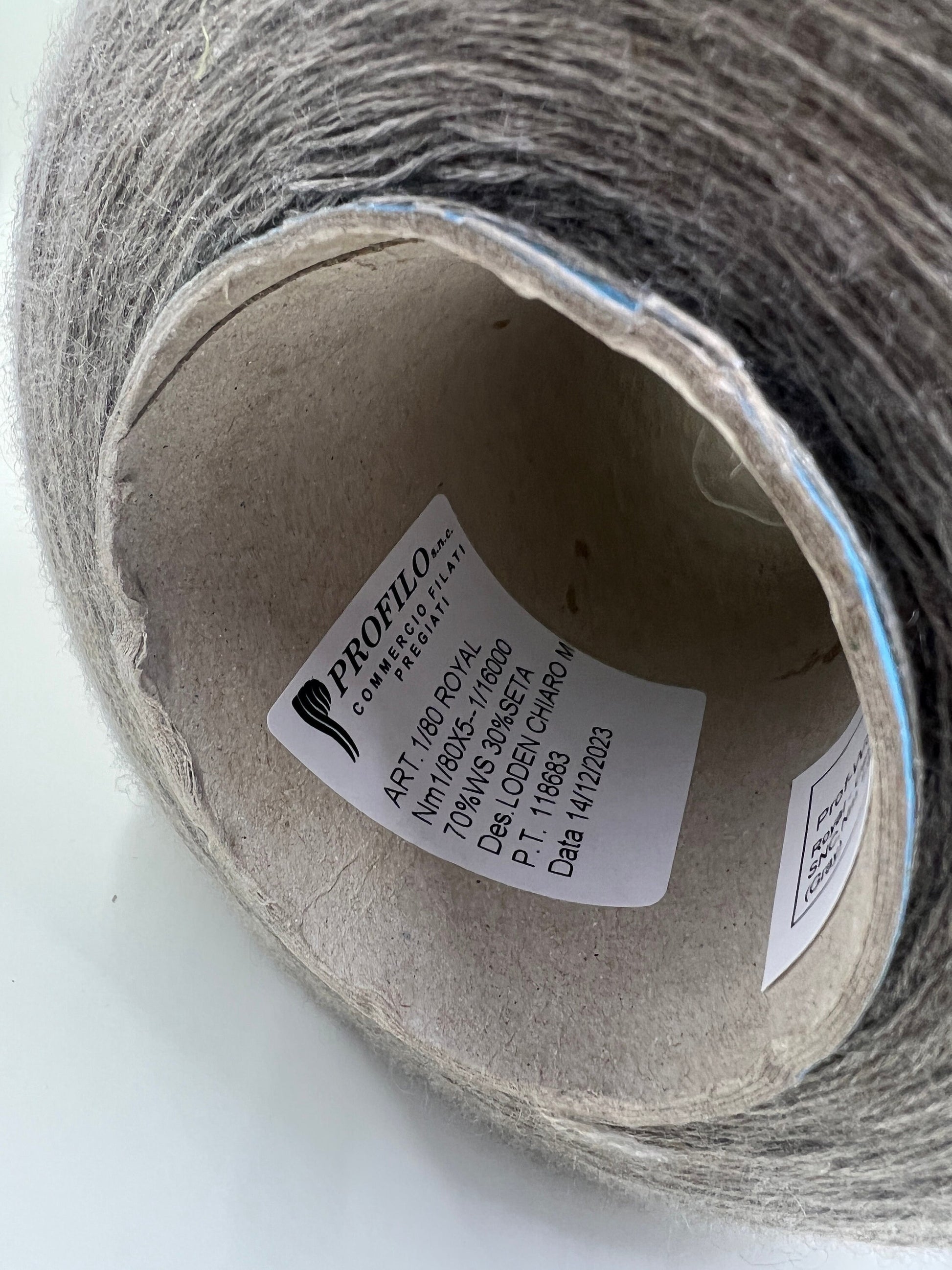 Royal Cashmere Yarn 70%, Silk Yarn 30%,Color Gray. Profilo SNC , Yarn on Cone. Italian Lace Yarn. Hand and Machine Knitting. Fiber: Royal Cashmere Yarn 70%, Silk Yarn 30%,Nm 1/80x5 Reference: Profilo SNC for Machine knitting and Hand Knitting.