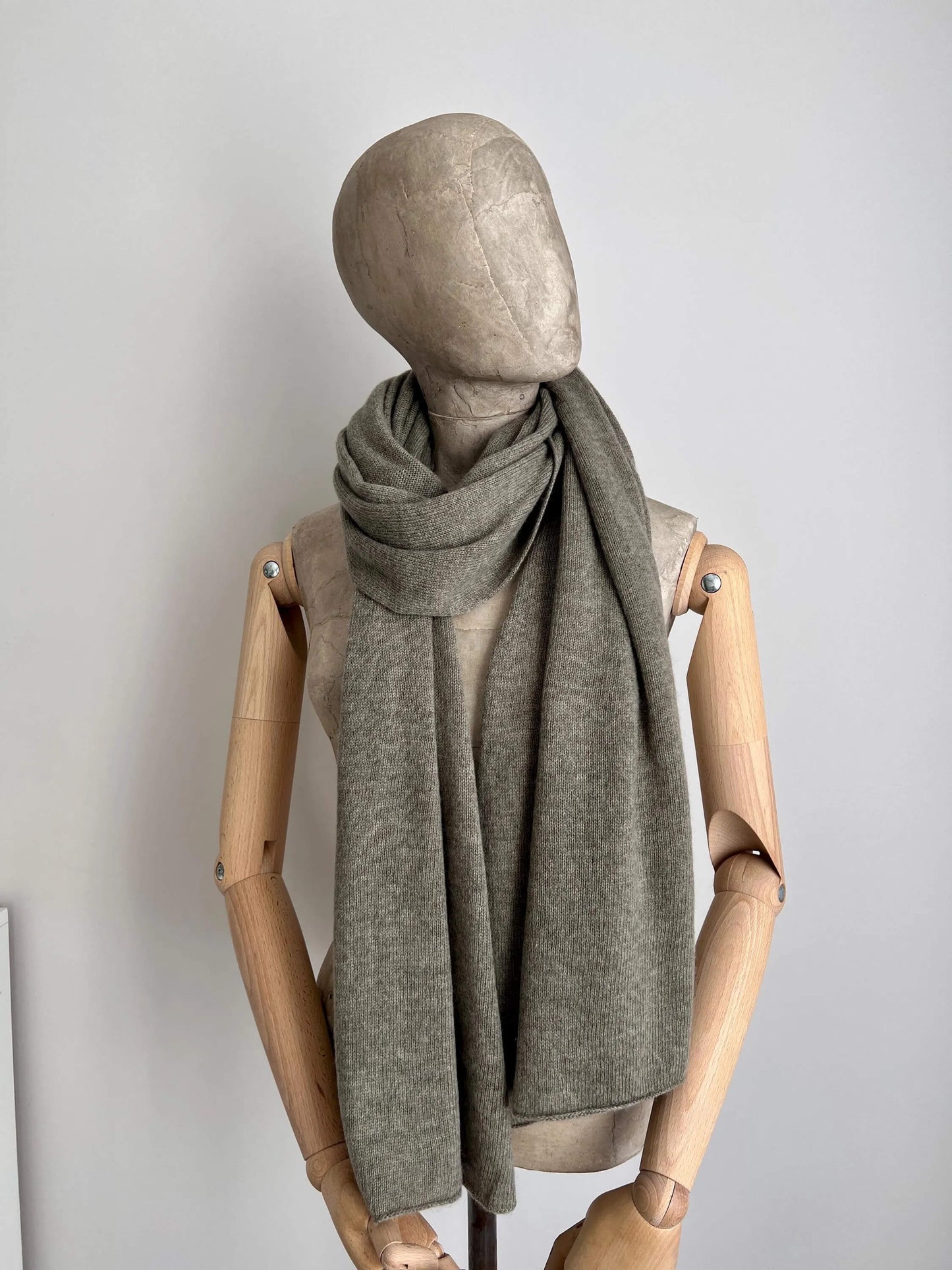 Cashmere Yarn 100%, Cariaggi Yarn, Yarn for knitting. Aqua Gray.Per 100 gr