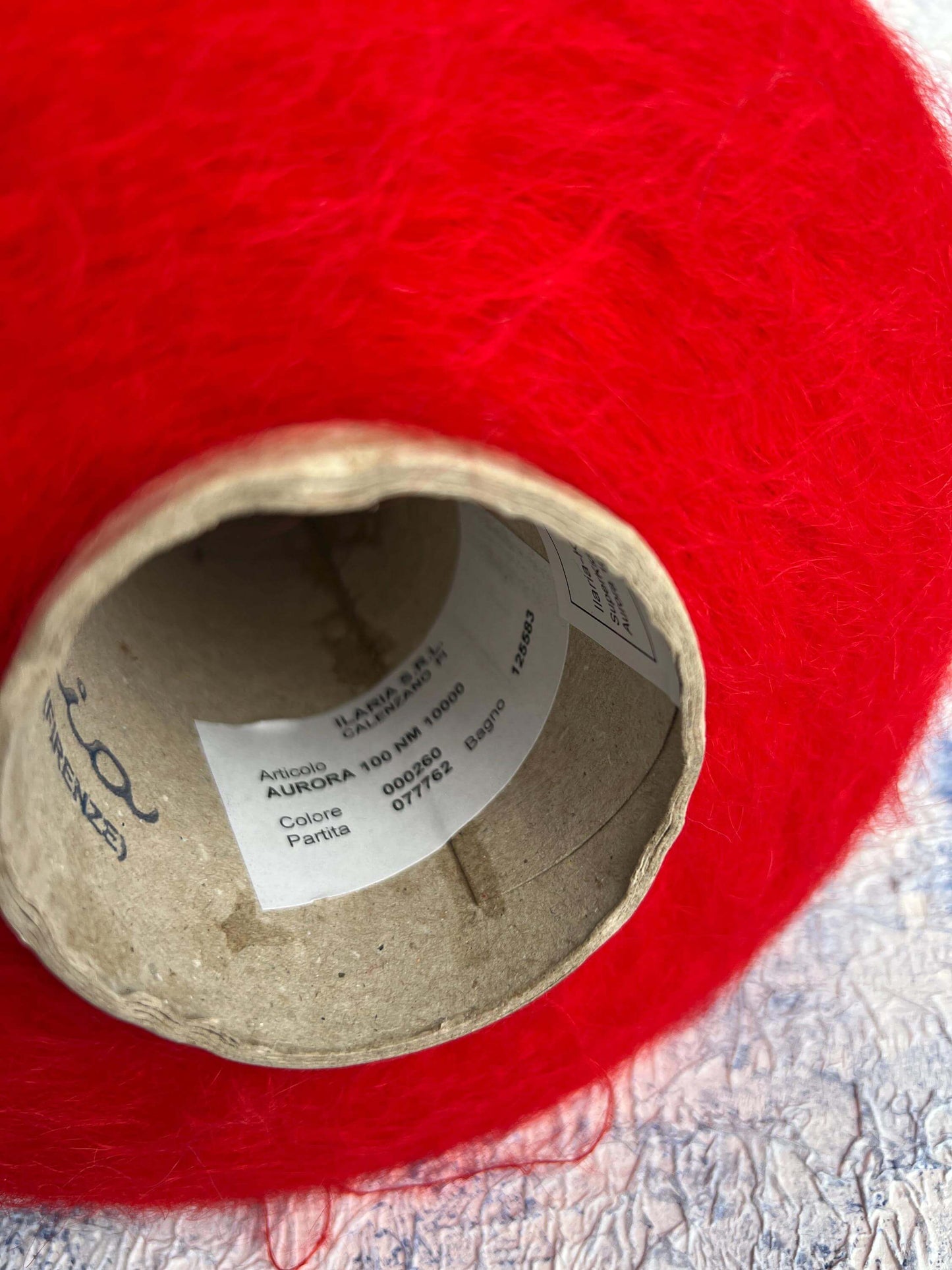 SuperKidMohair 67%, PA 30%, Merino 3%. Aurora 100 NM 10000, Color Red. Per 100 gr