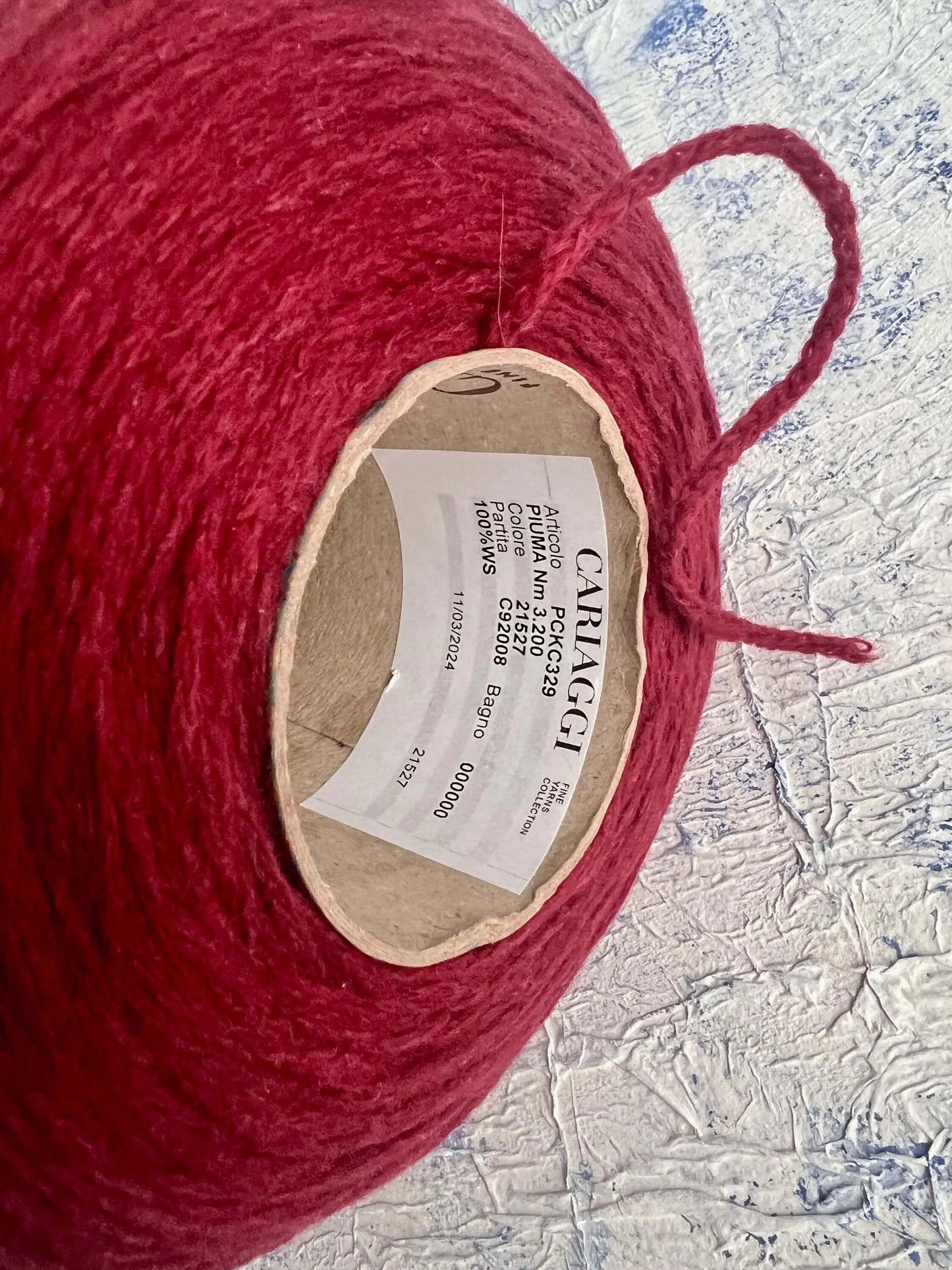 PIUMA Cashmere Yarn 100%, Yarn by Cariaggi. Yarn on Cone, Color Bordeaux. Per 100 gr