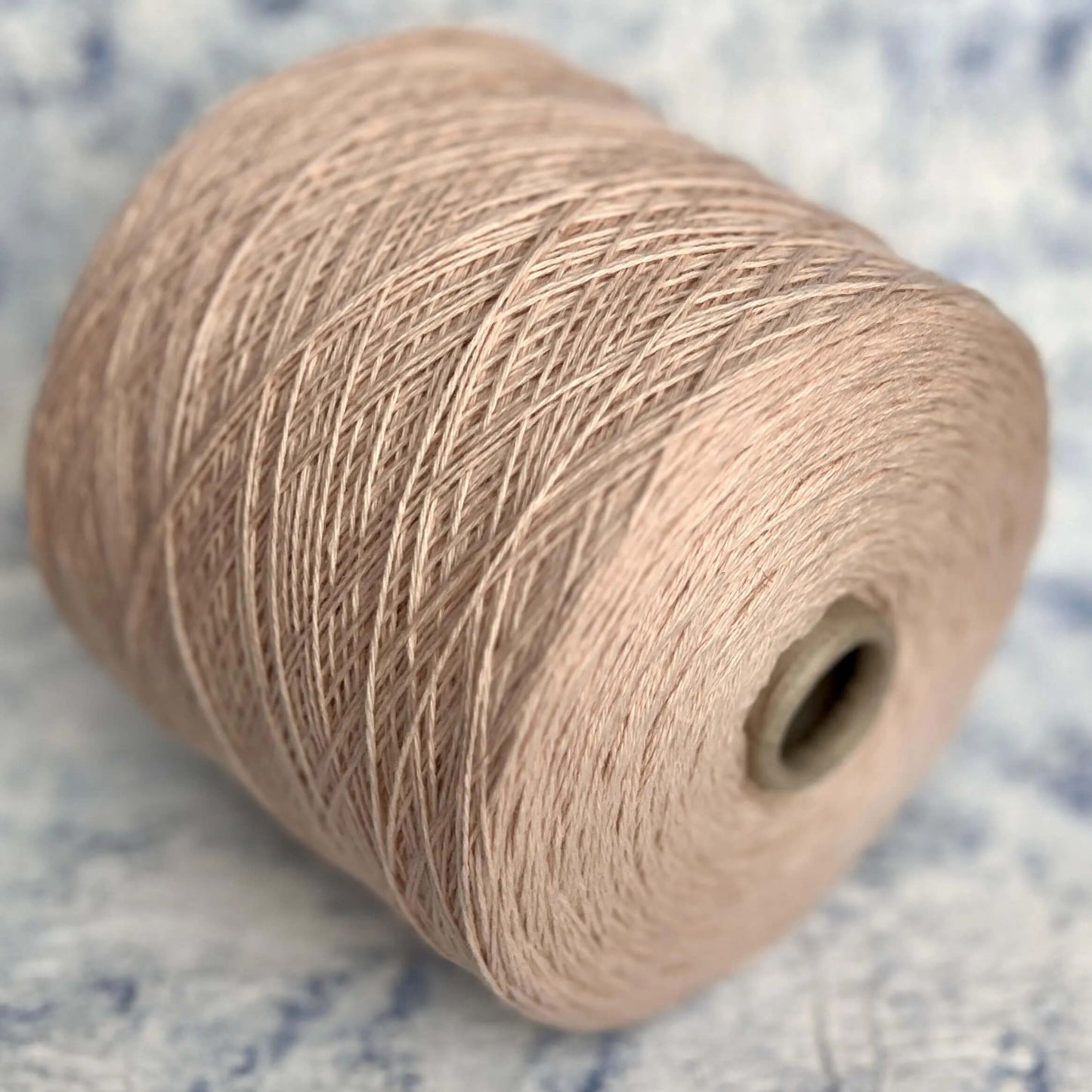 Cashmere yarn 40%, Silk yarn 40%, Merino yarn 20%,Color - Park of Inokashira.Per 100 gr