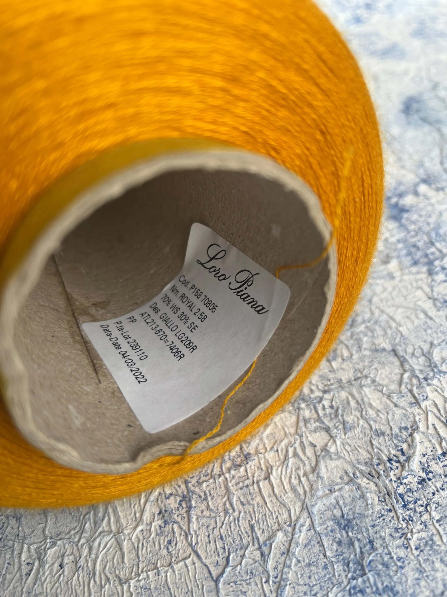 Cashmere yarn 70%, Silk yarn 30%,Royal Loro Piana, Color Gialo. Per 100 gr