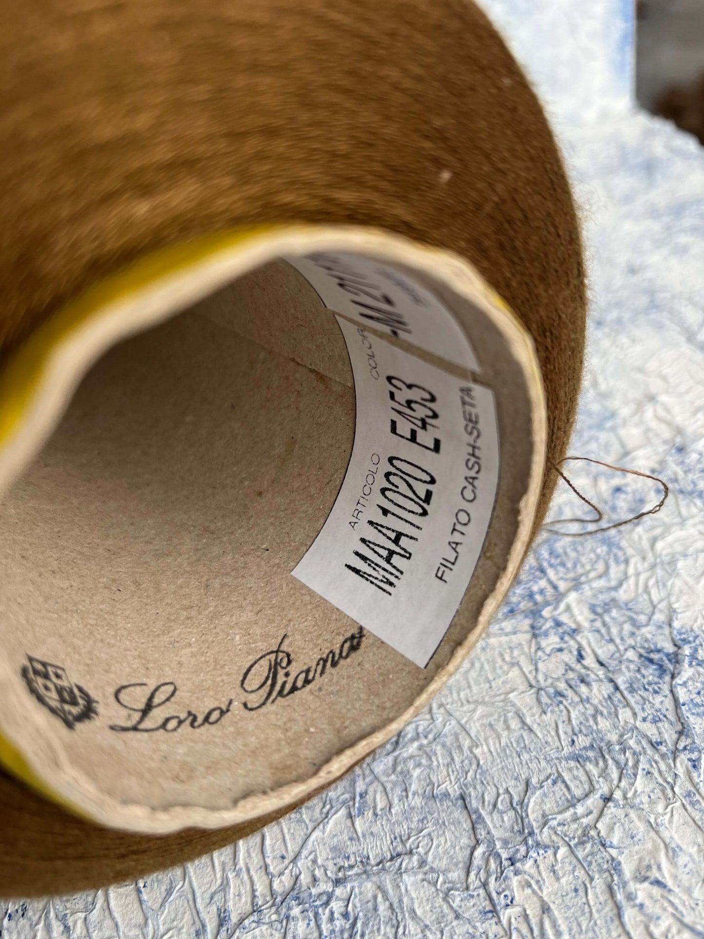 Cashmere yarn 70%, Silk yarn 30%,Royal Loro Piana, Color Brown.Per 100 gr